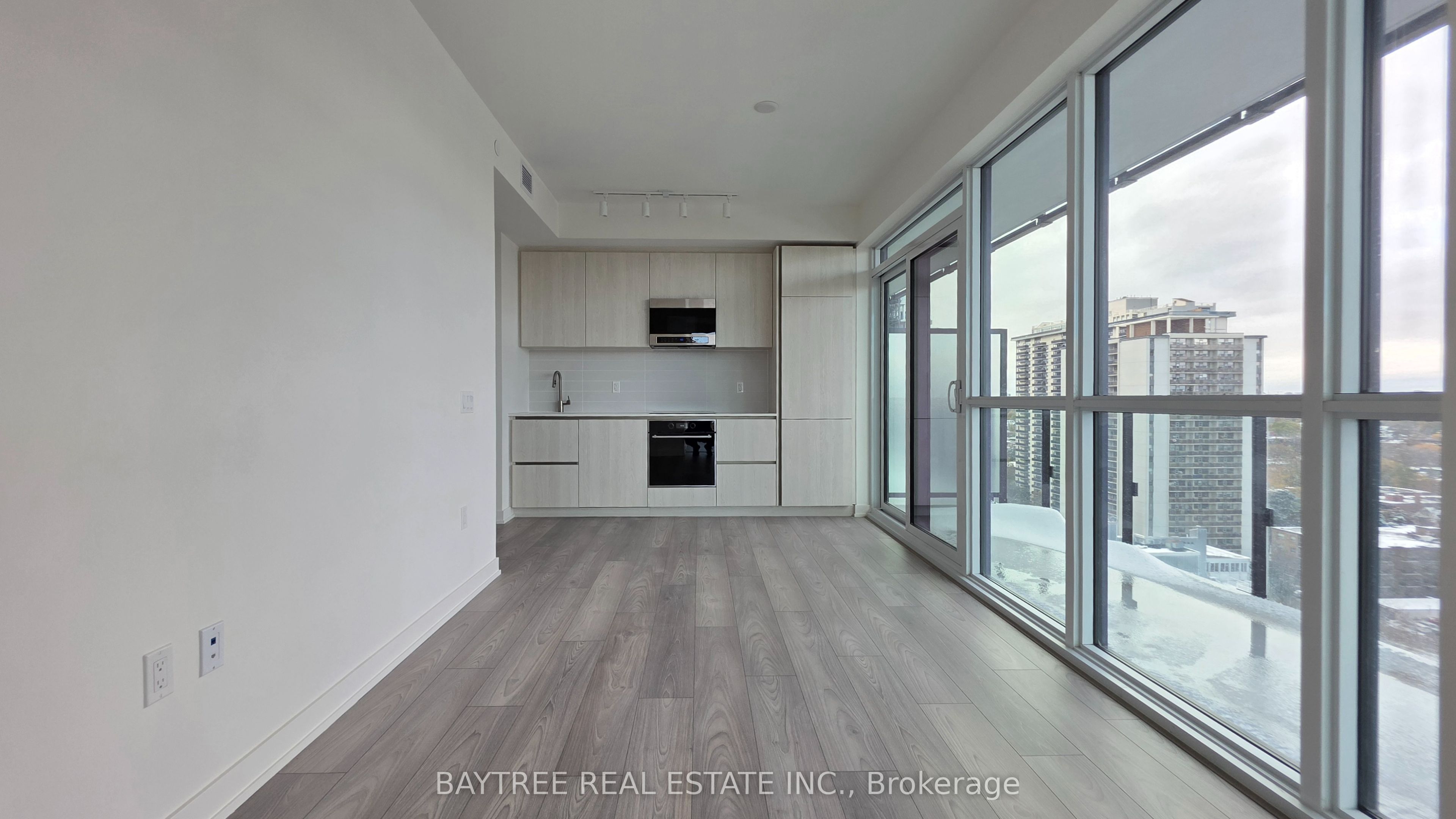 120 Broadway Avenue 1502 Property Photo 11