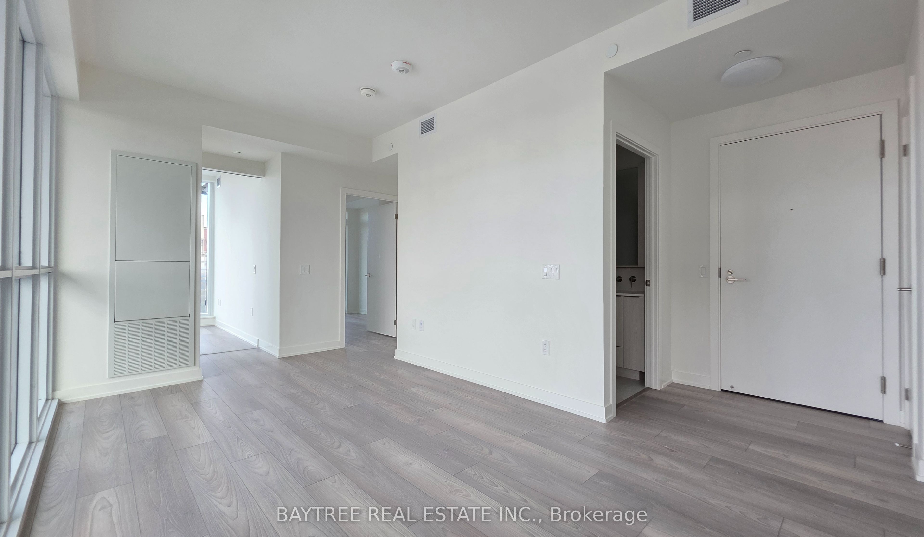 120 Broadway Avenue 1502 Property Photo 12