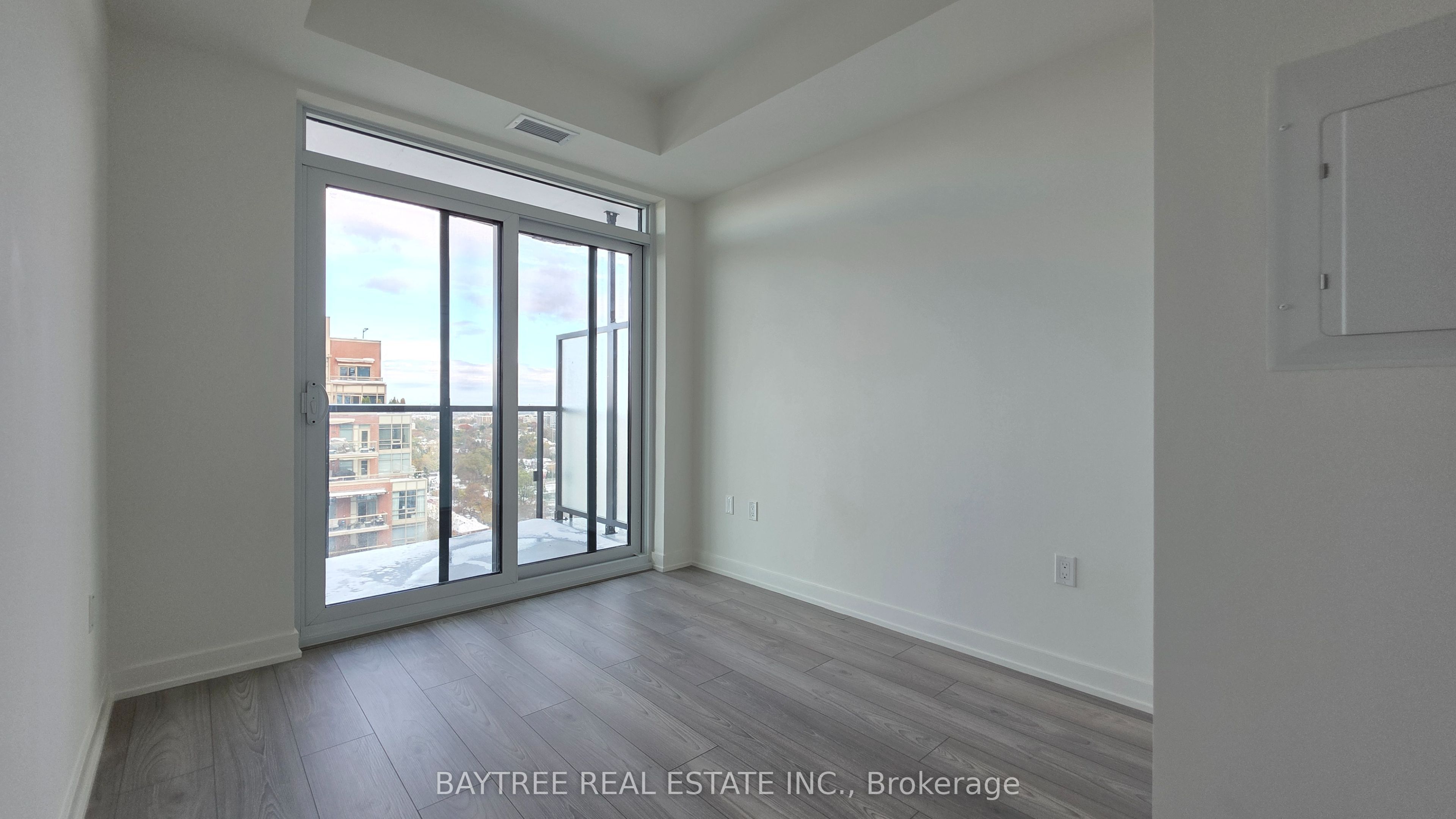 120 Broadway Avenue 1502 Property Photo 14