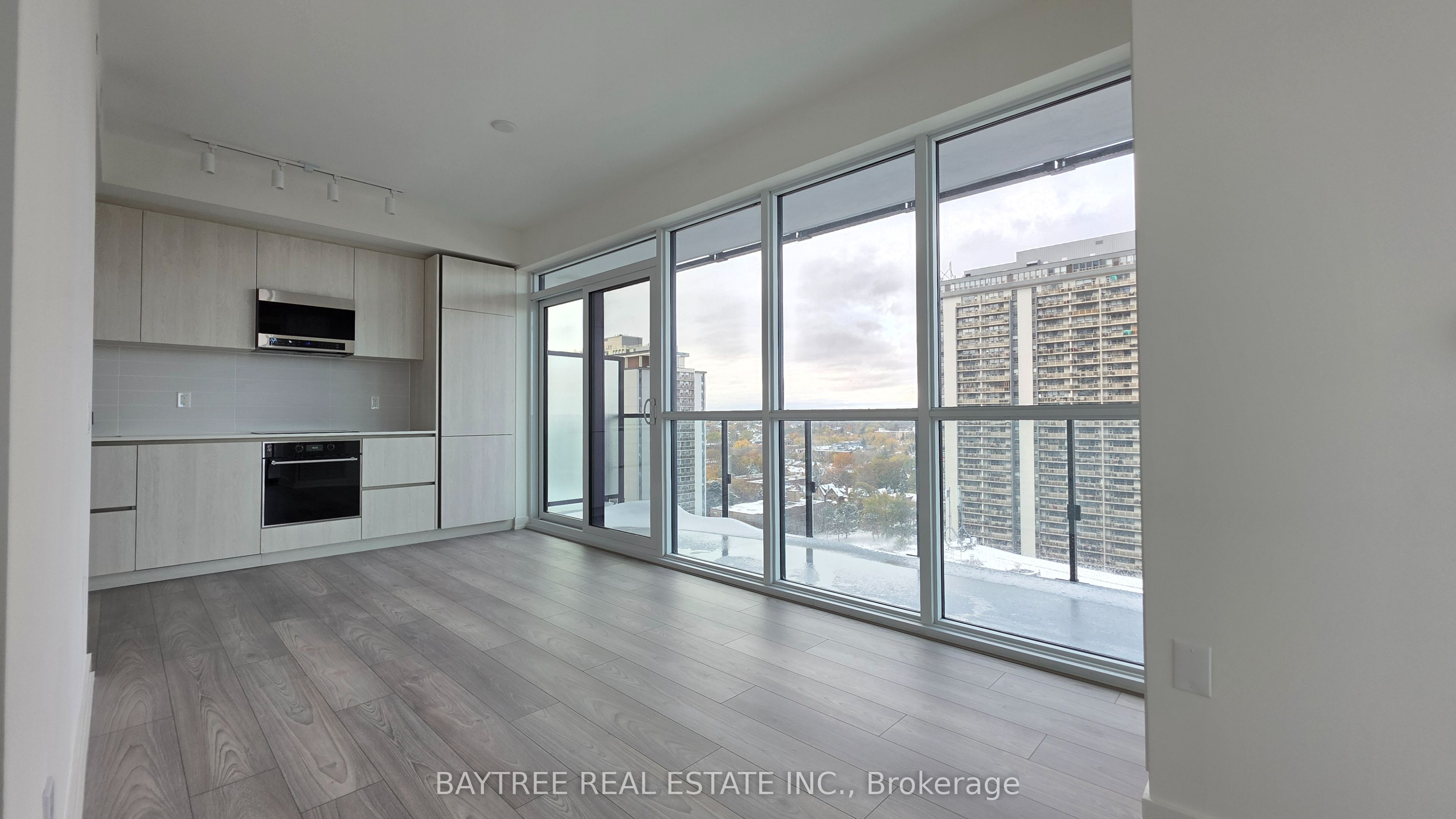 120 Broadway Avenue 1502 Property Photo 16