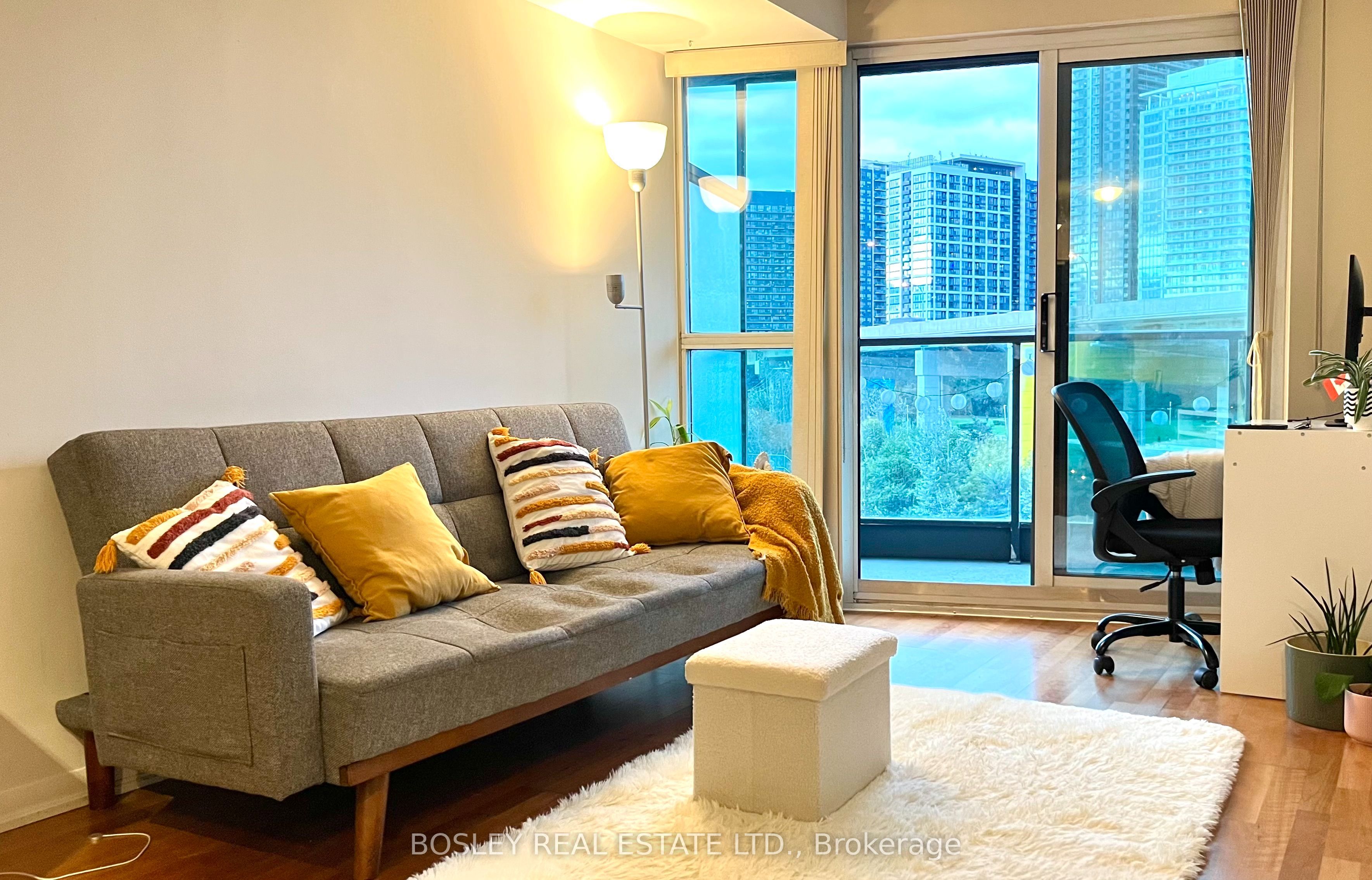 231 Fort York Boulevard 618 Property Photo 2