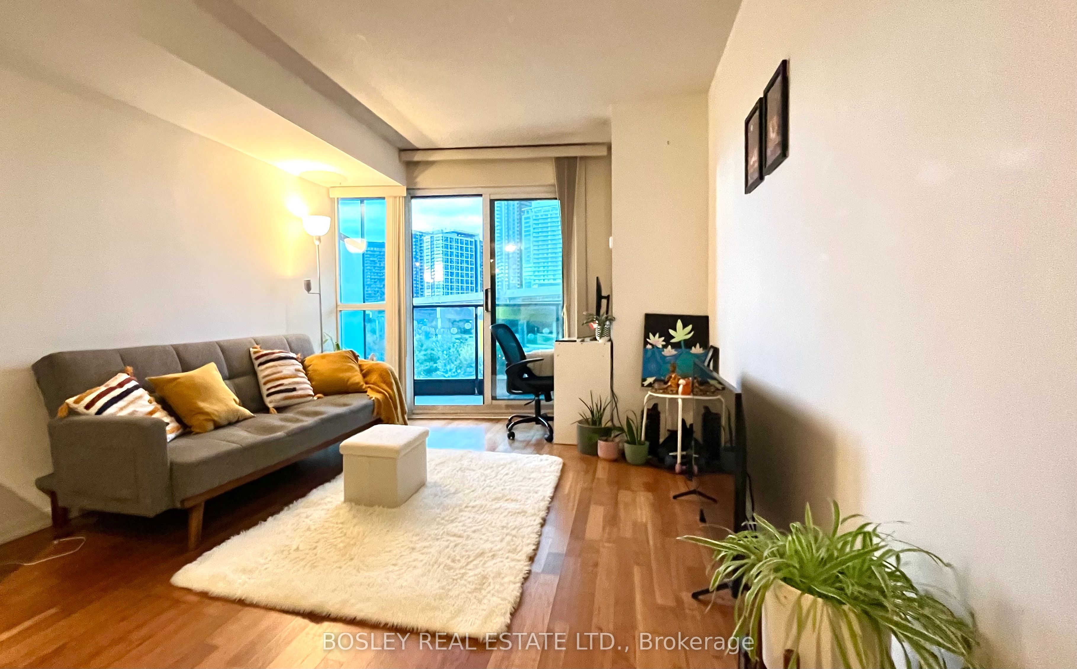 231 Fort York Boulevard 618 Property Photo 3