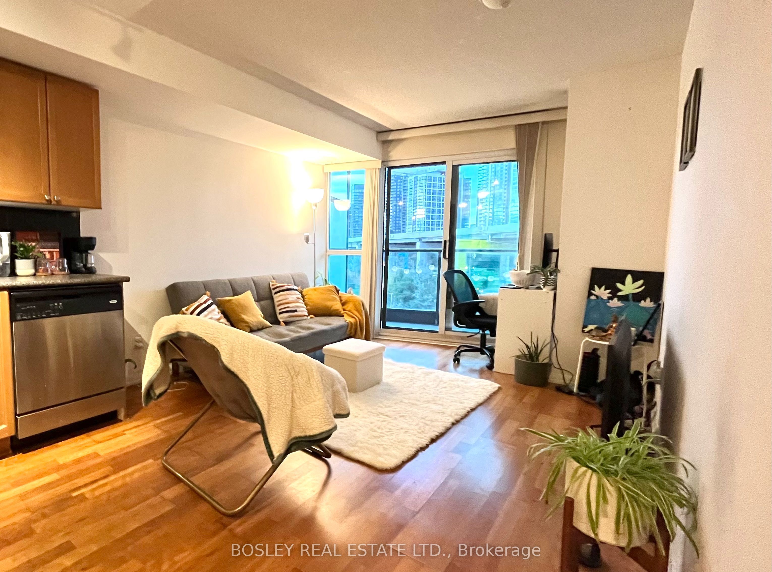 231 Fort York Boulevard 618 Property Photo 7