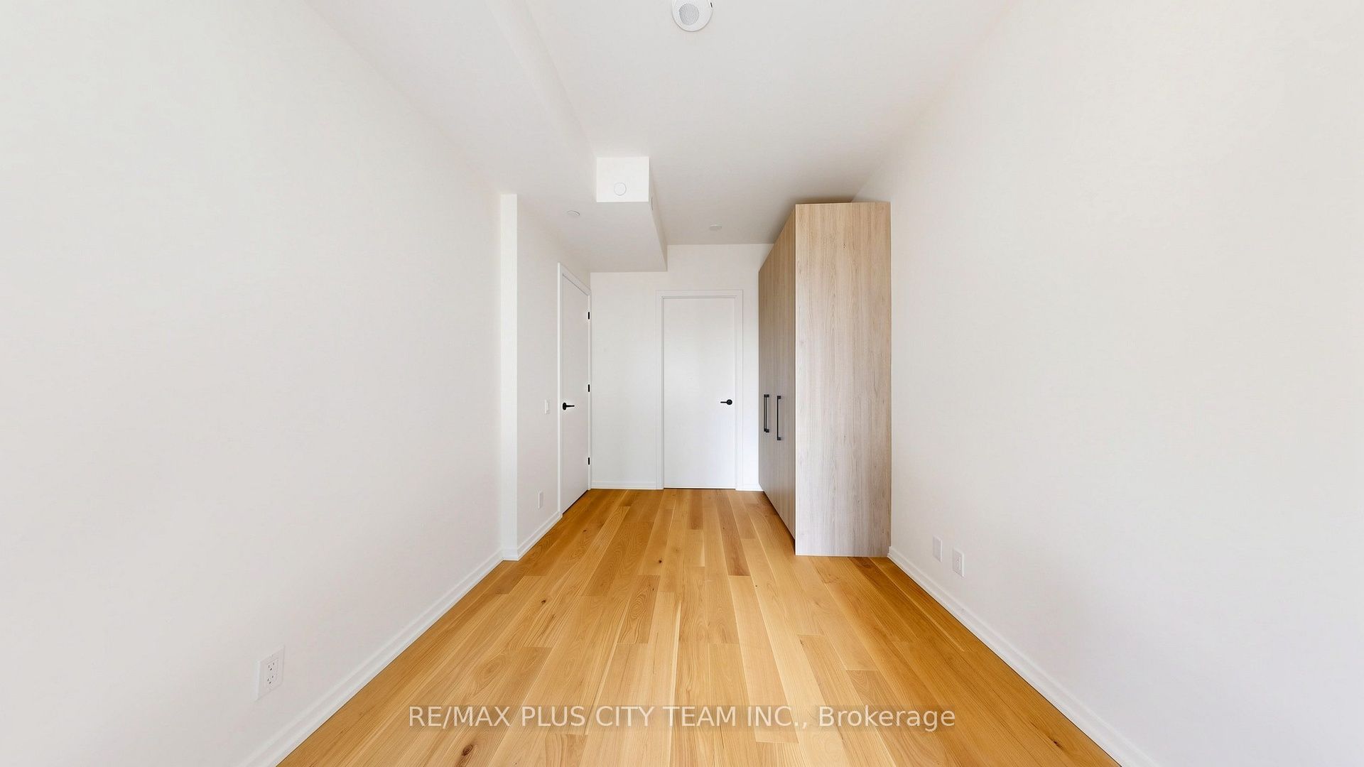 109 Erskine Avenue 1010 Property Photo 12