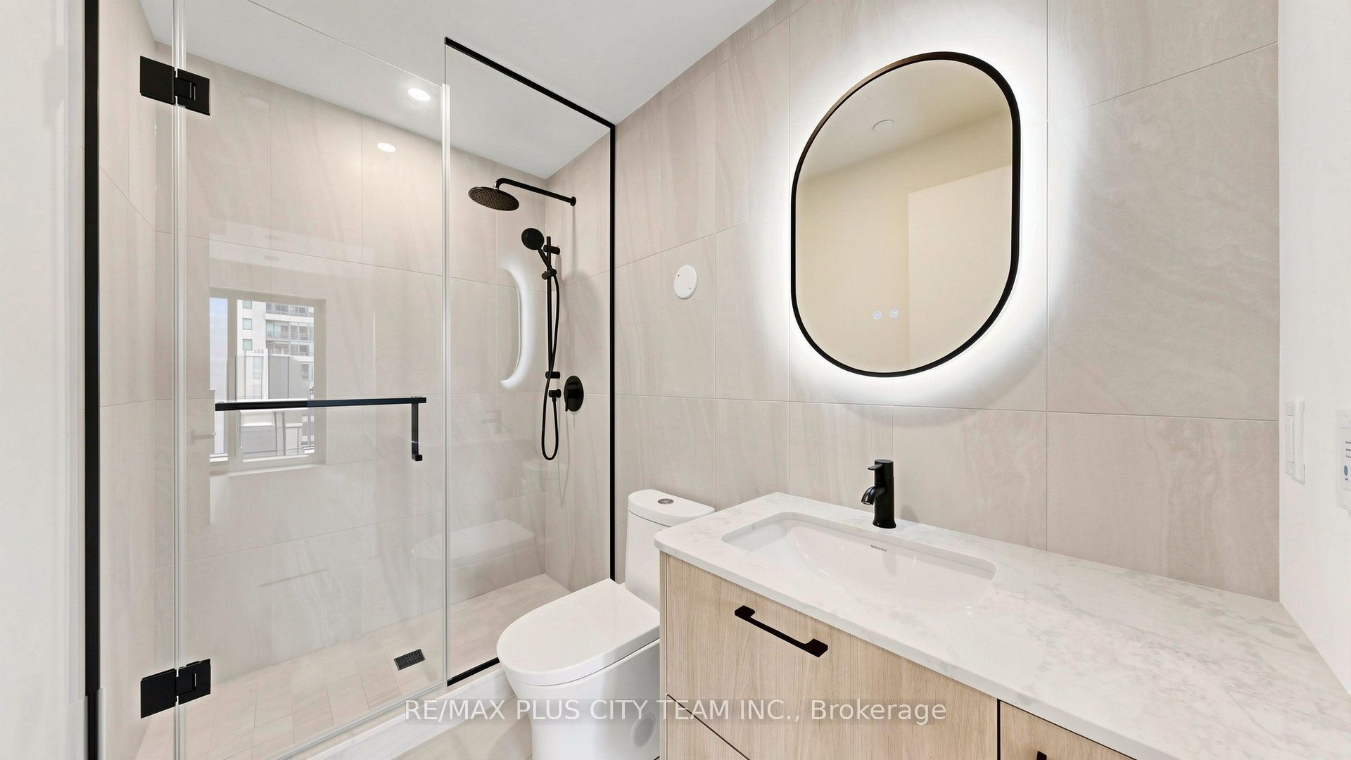 109 Erskine Avenue 1010 Property Photo 14