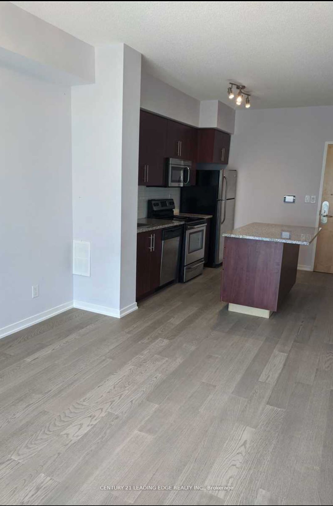 55 Bremner Boulevard 4108 Property Photo 3