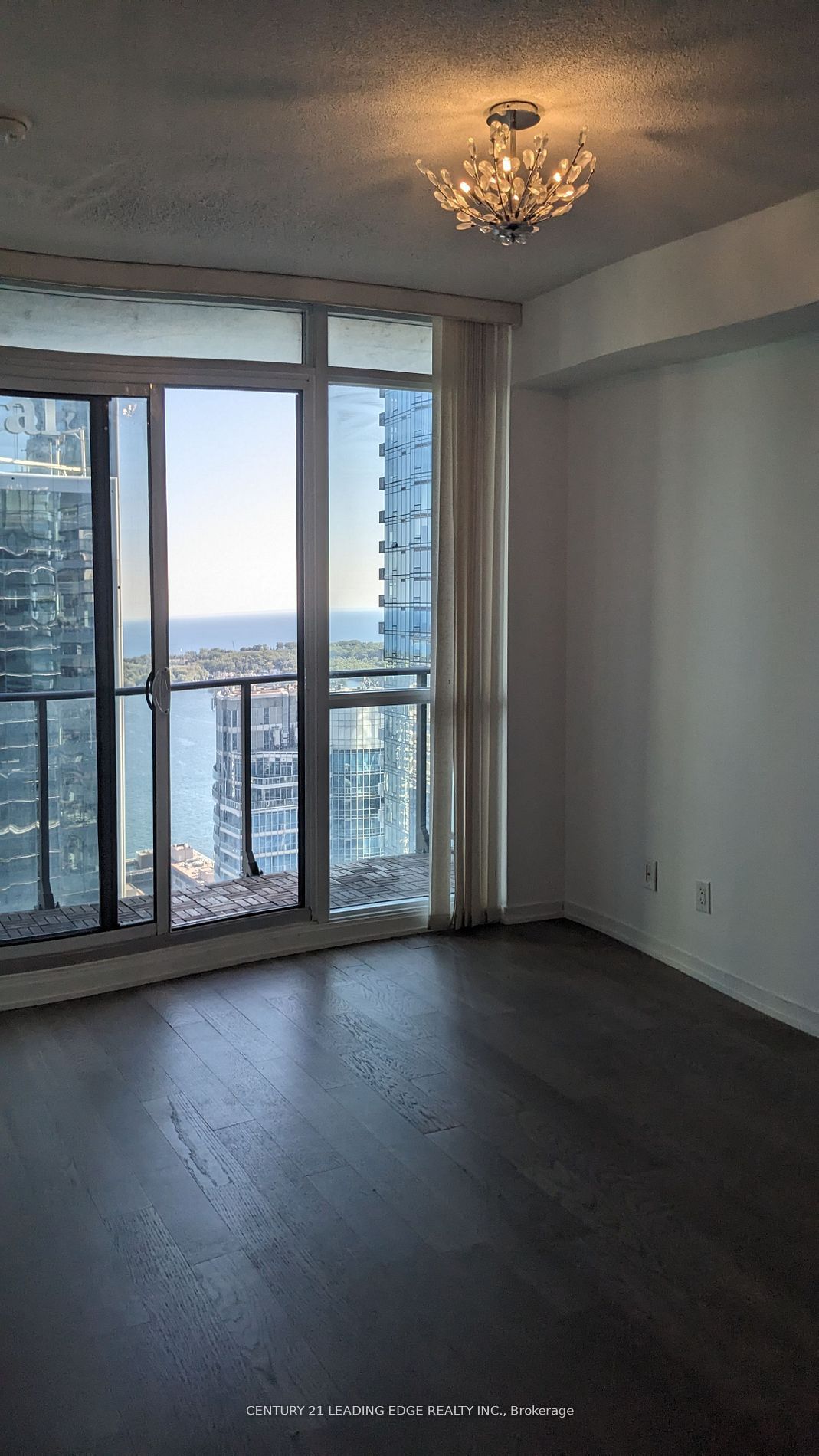 55 Bremner Boulevard 4108 Property Photo 5
