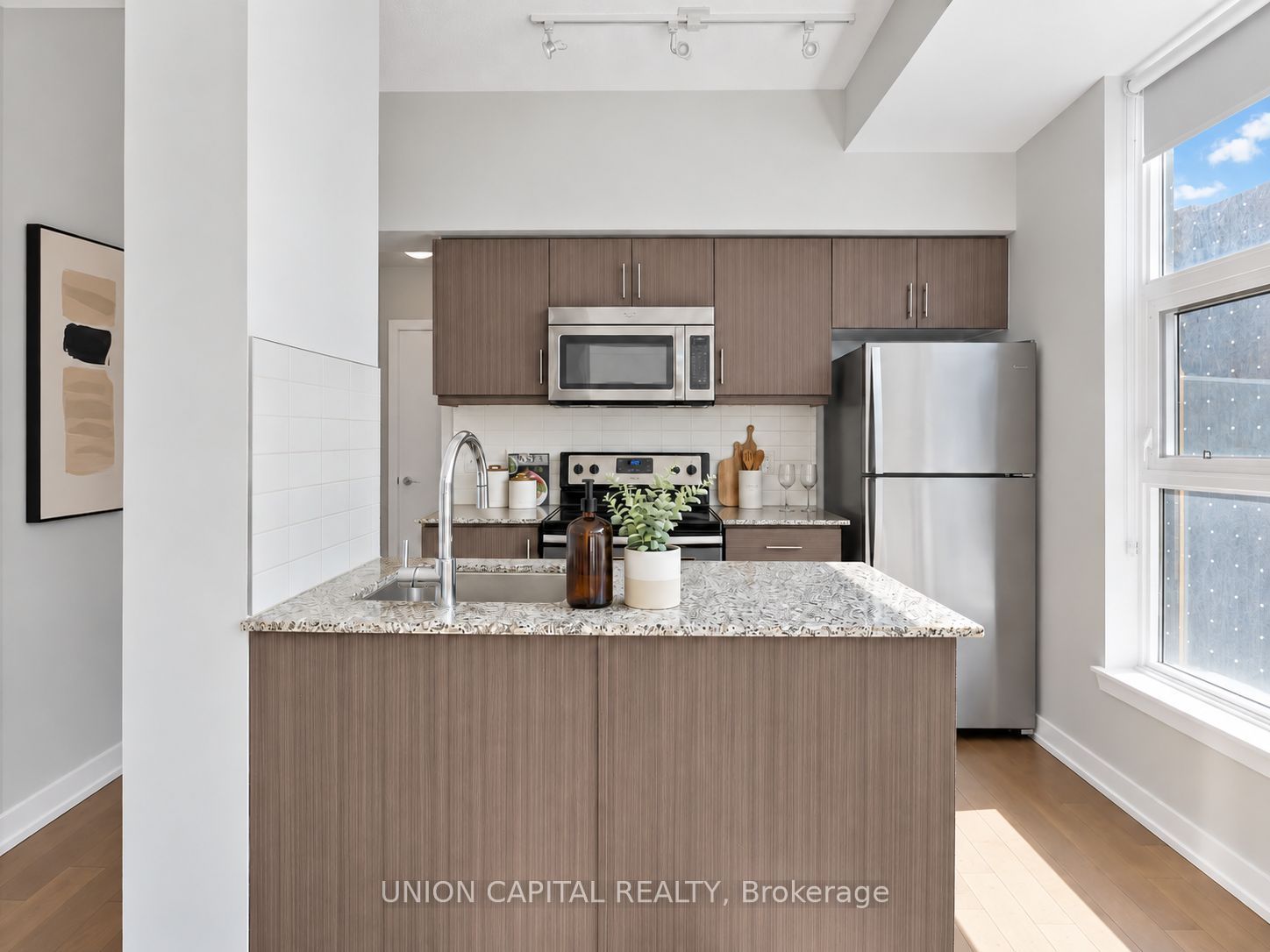 10 Willison Square 202 Property Photo 7