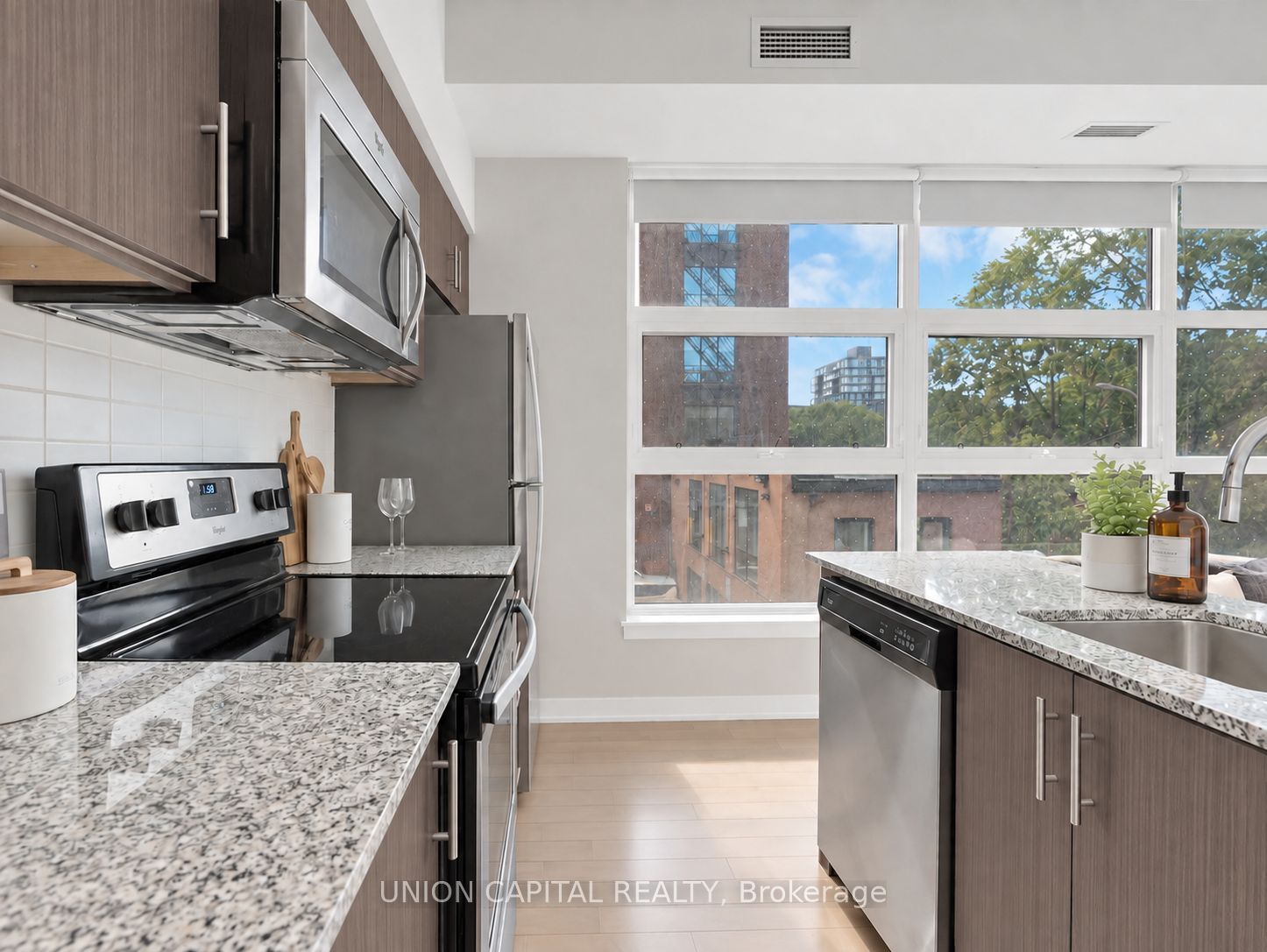 10 Willison Square 202 Property Photo 8