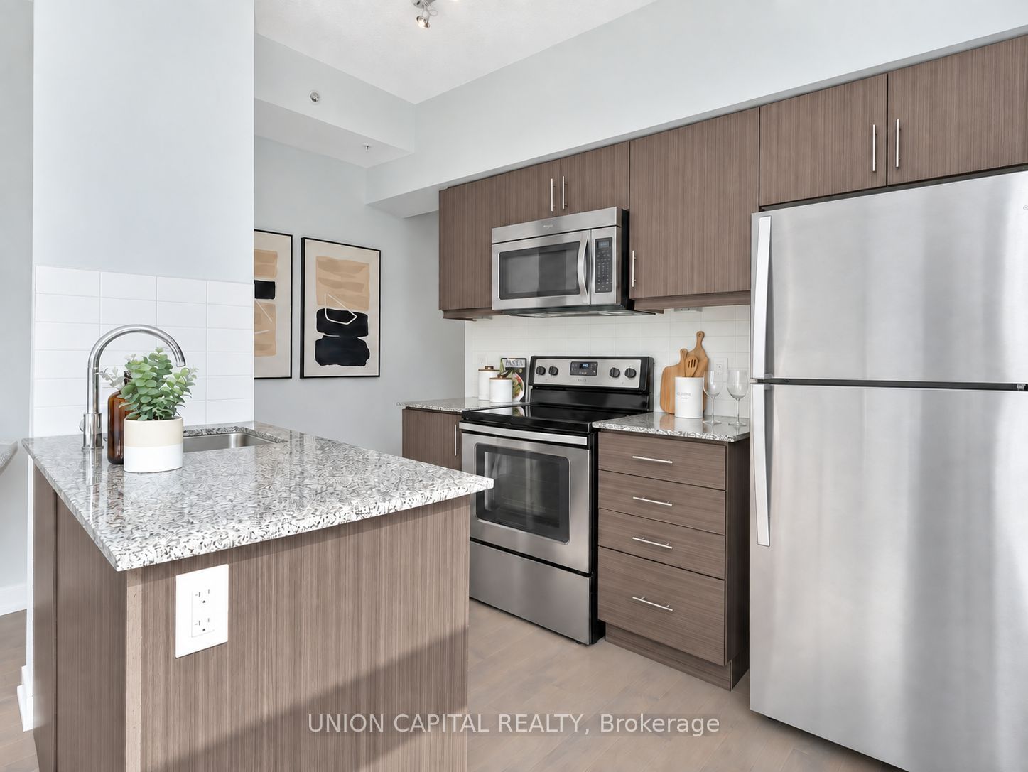 10 Willison Square 202 Property Photo 12