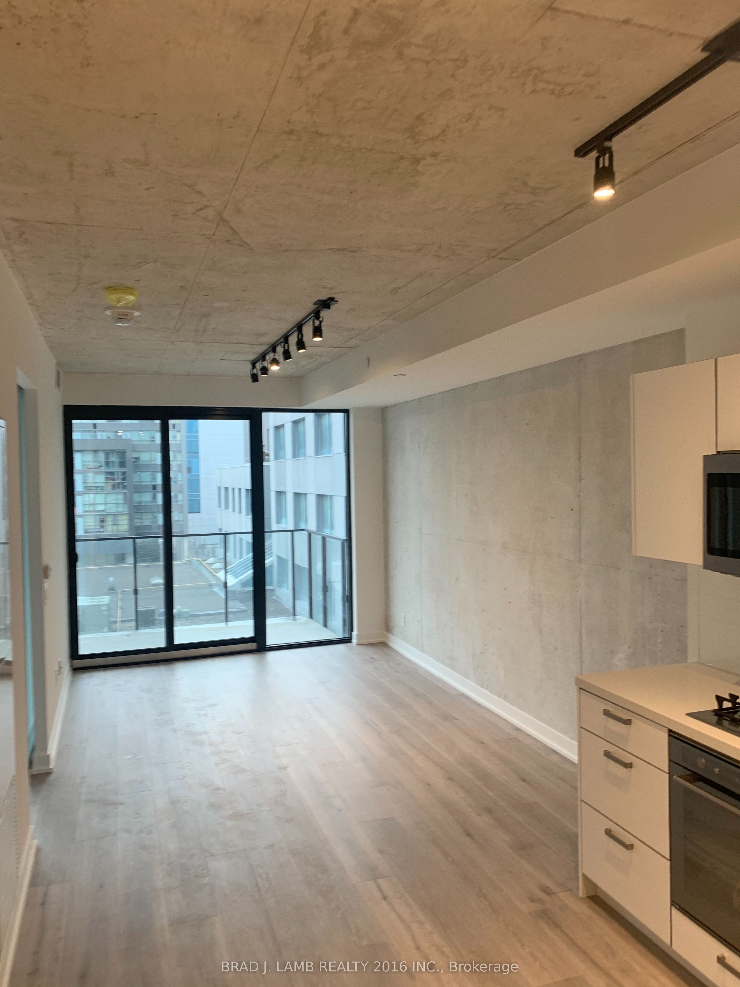 55 Ontario Street 407 Property Photo 2