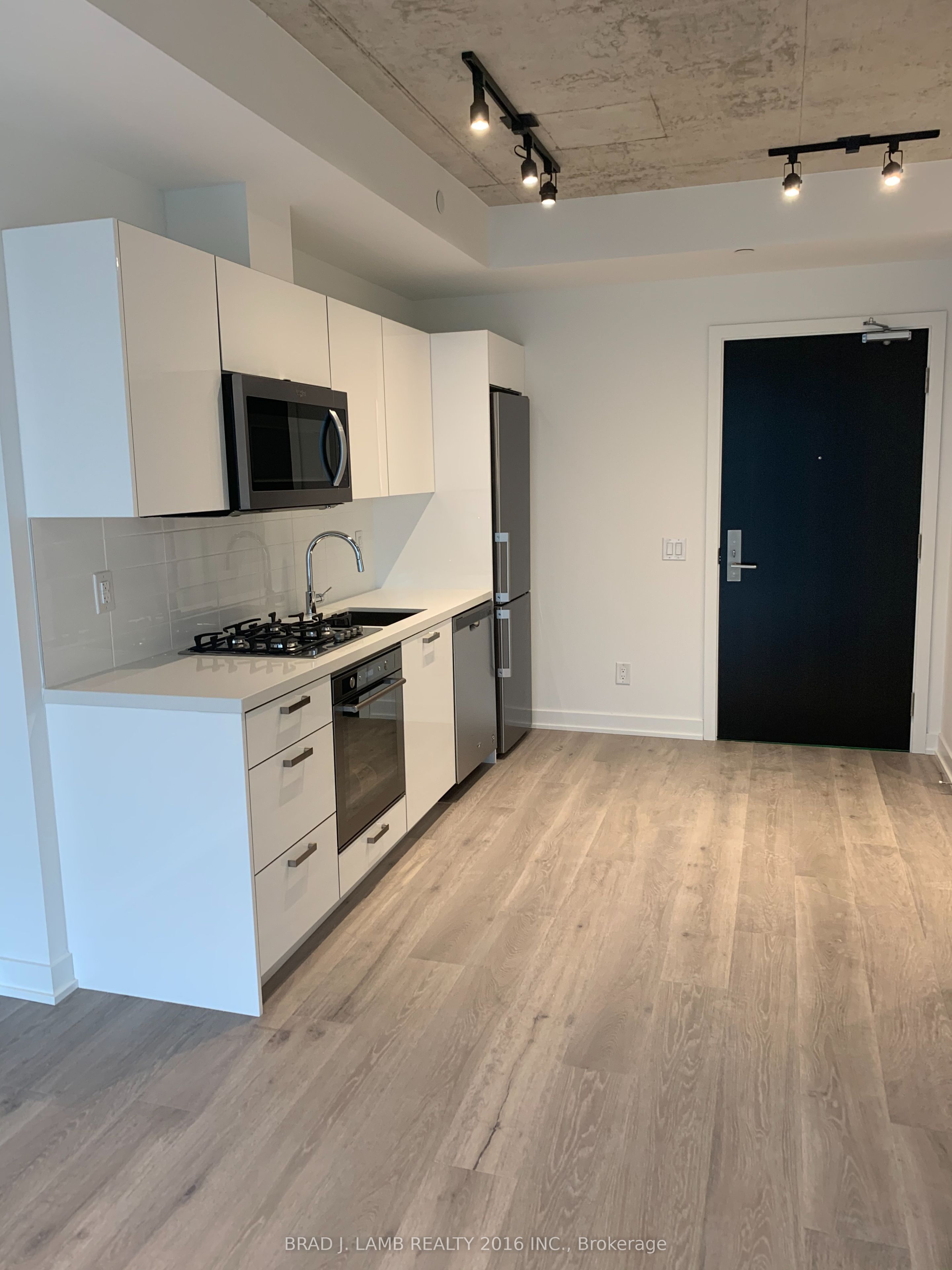 55 Ontario Street 407 Property Photo 3