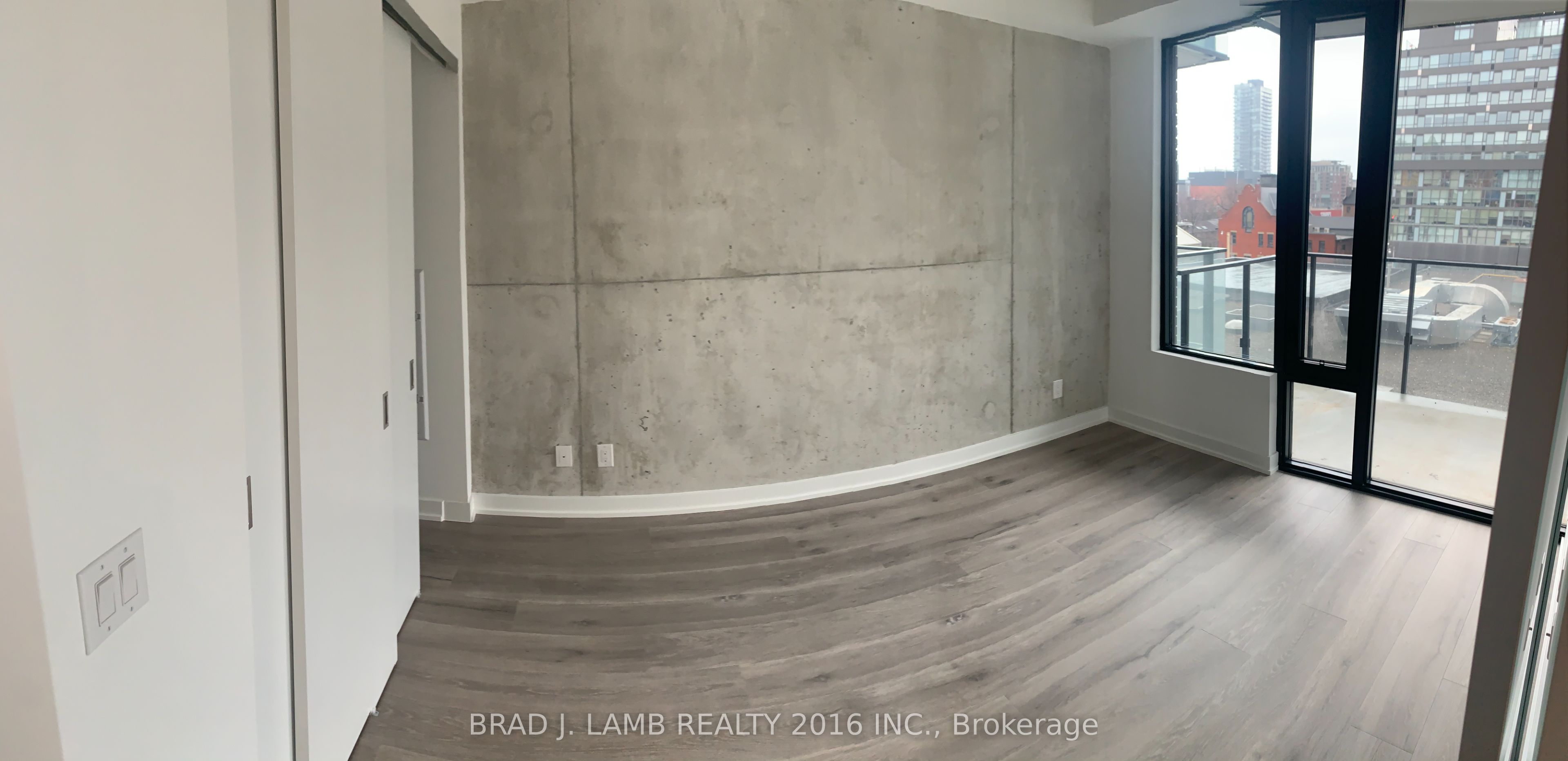 55 Ontario Street 407 Property Photo 4