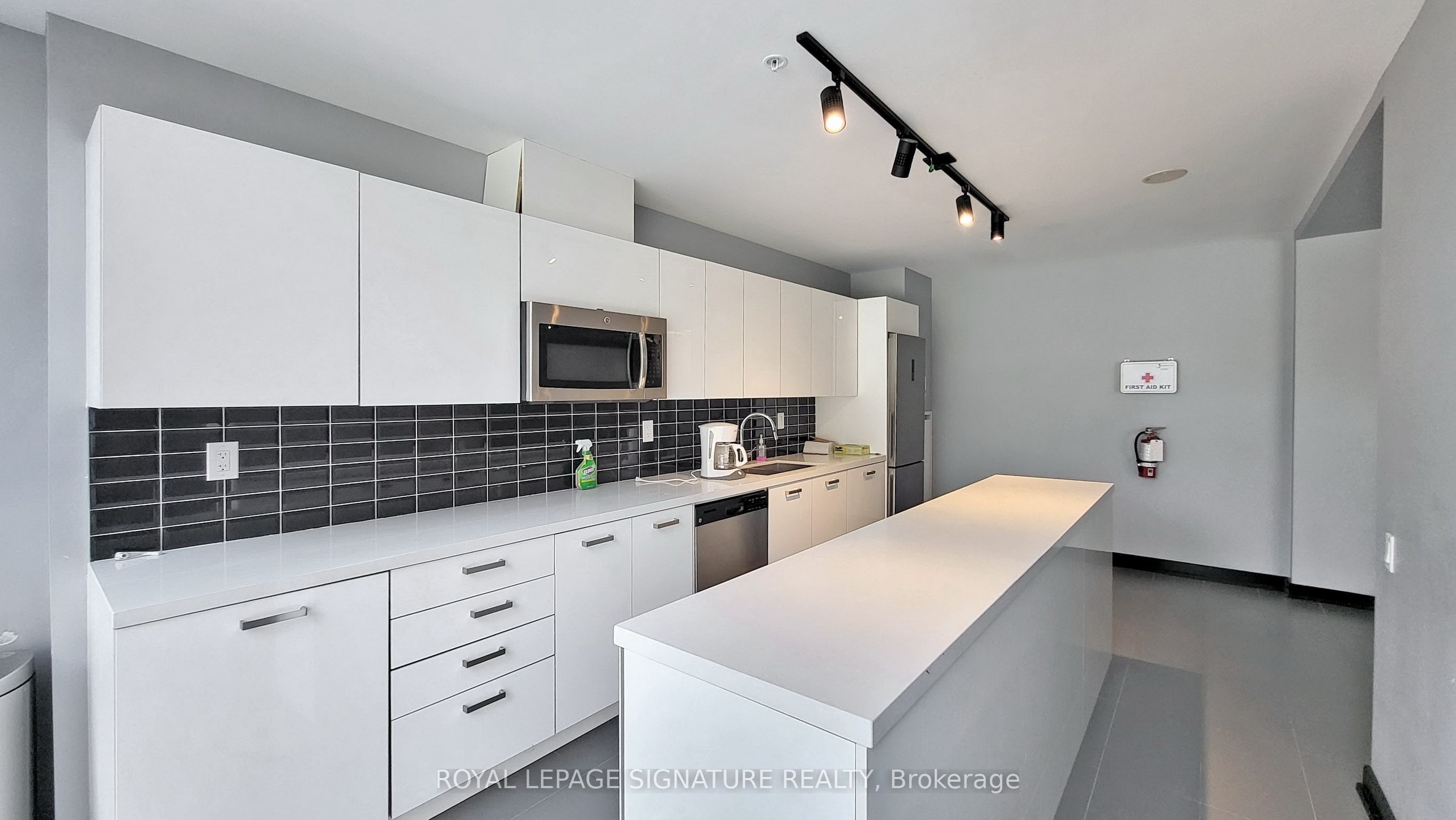 39 Brant Street 203 Property Photo 19