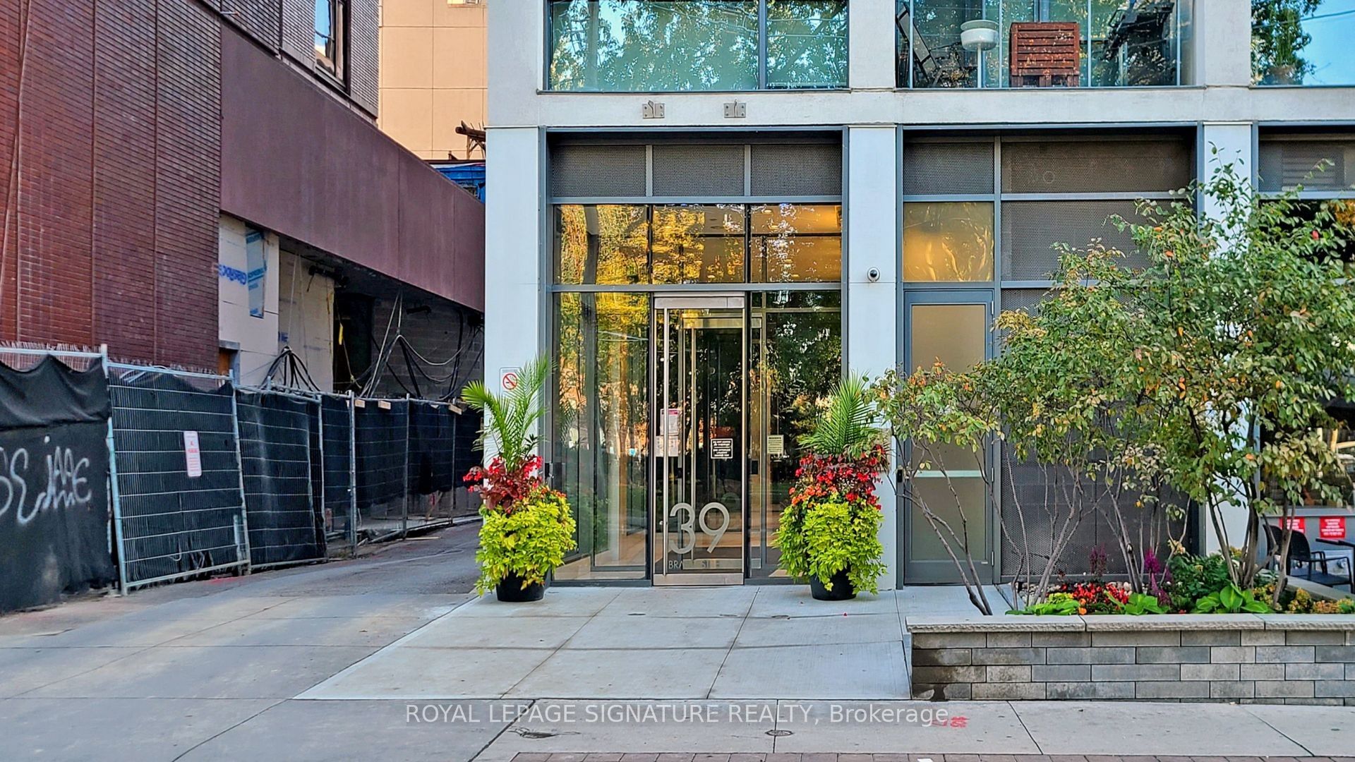 39 Brant Street 203 Property Photo 25