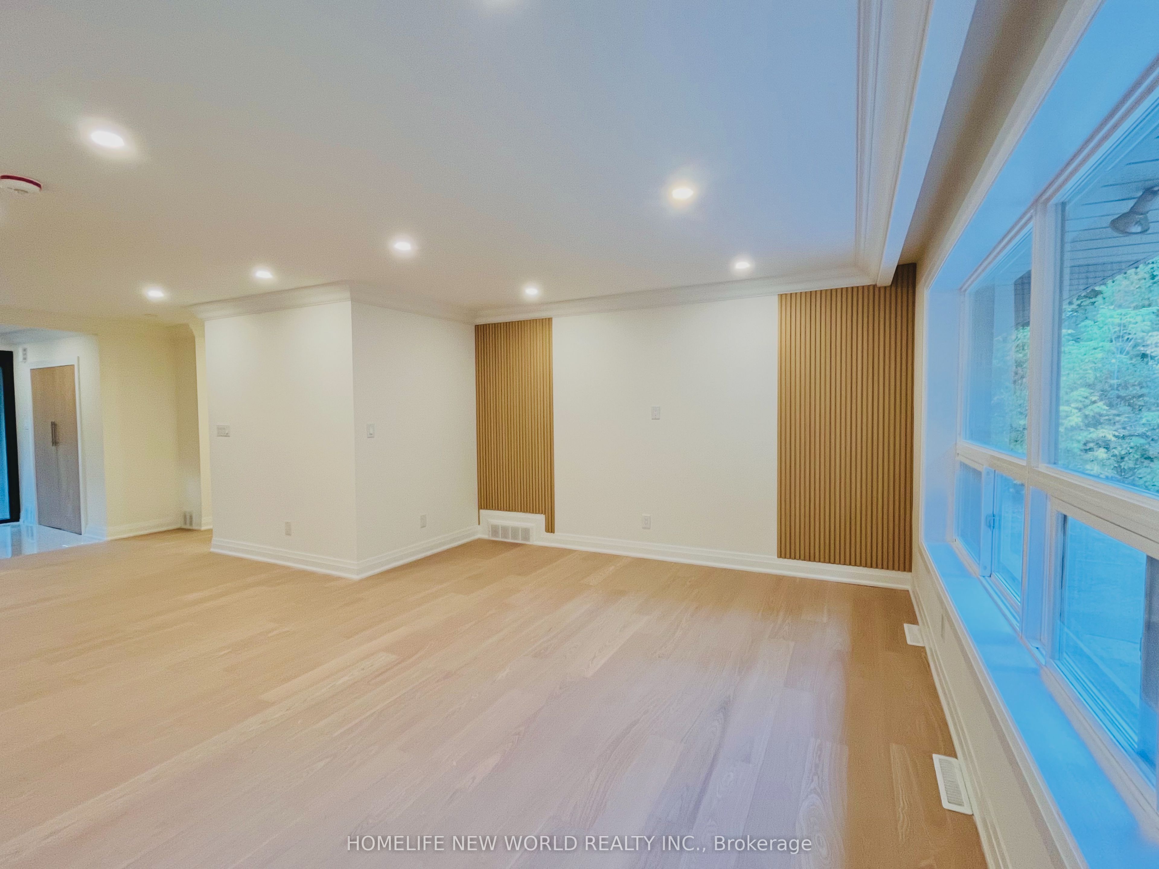 14 Rollscourt Drive Property Photo 8