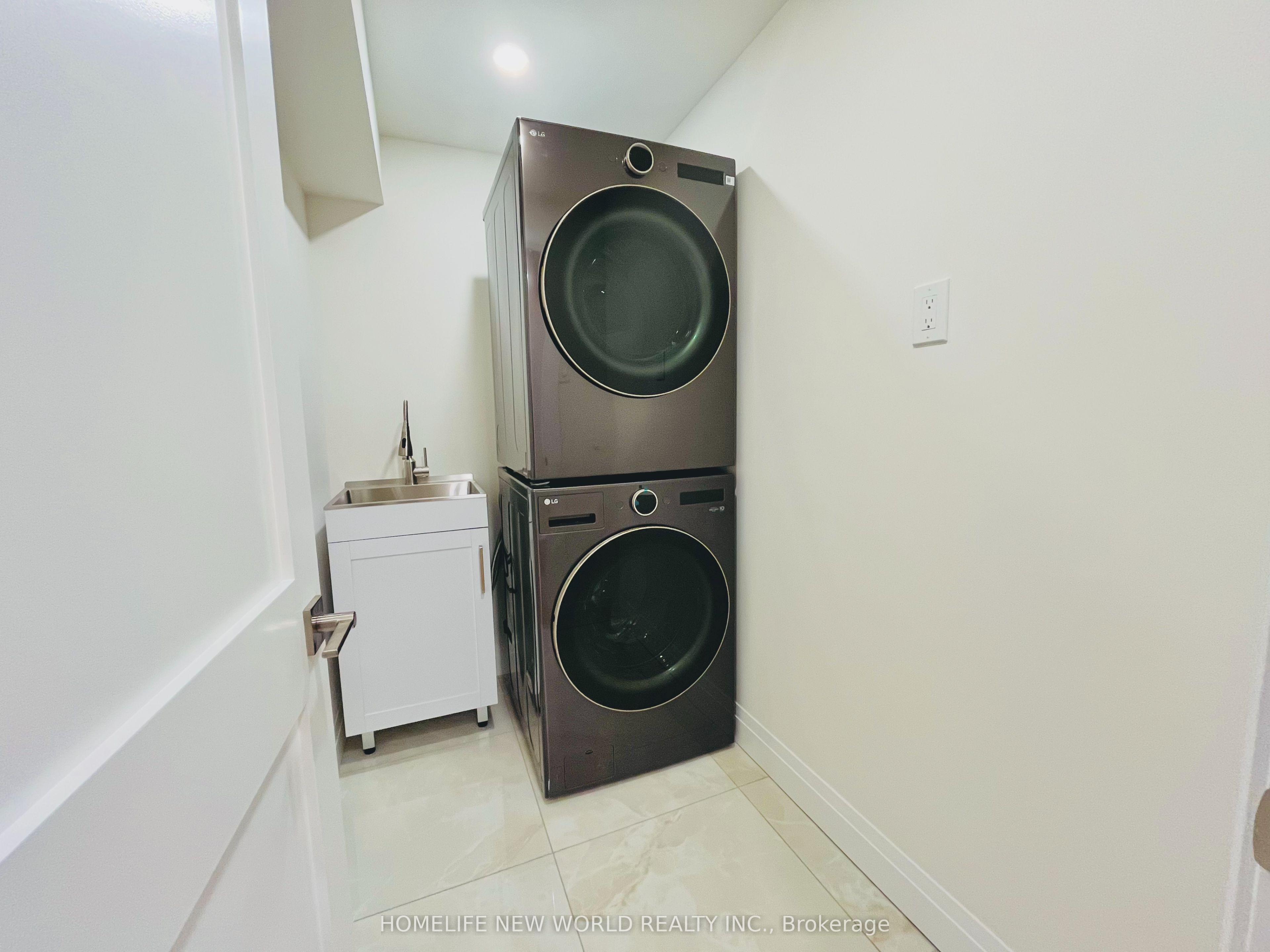 14 Rollscourt Drive Property Photo 40