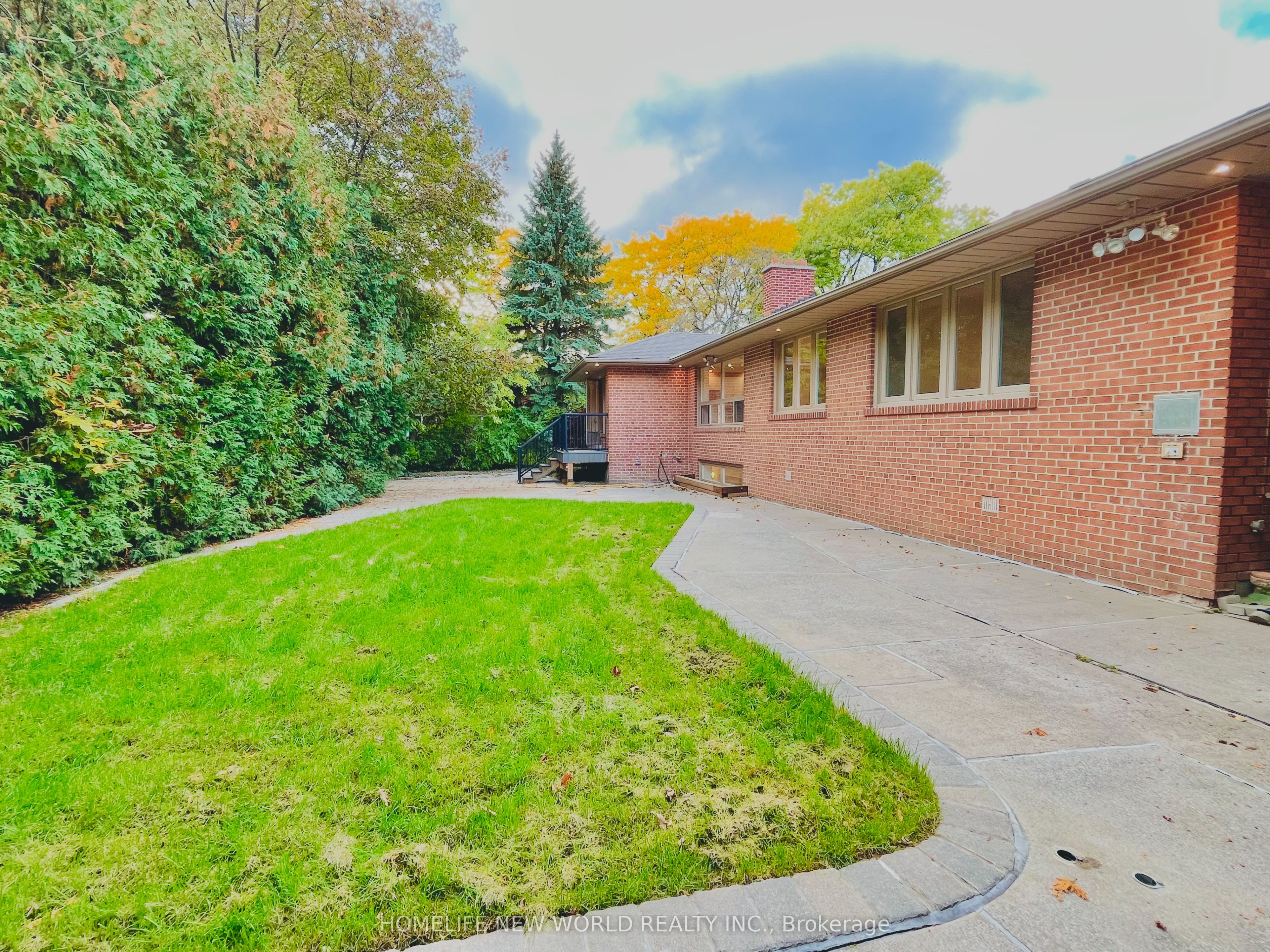 14 Rollscourt Drive Property Photo 45