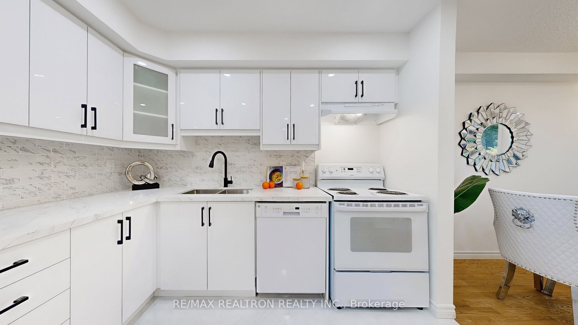 37 Woody Vine Way Property Photo 9
