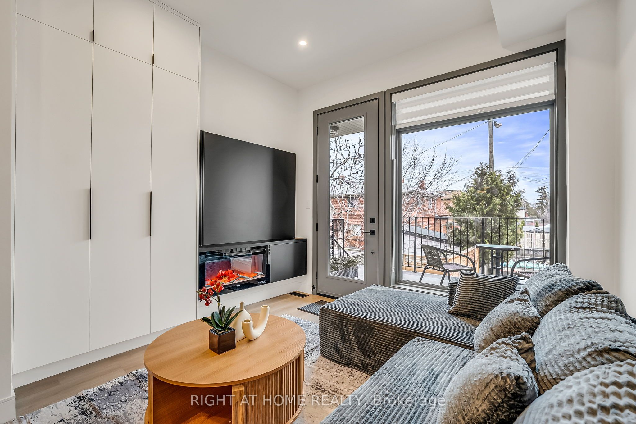 1169 Davenport Road Unit 2 Property Photo 3