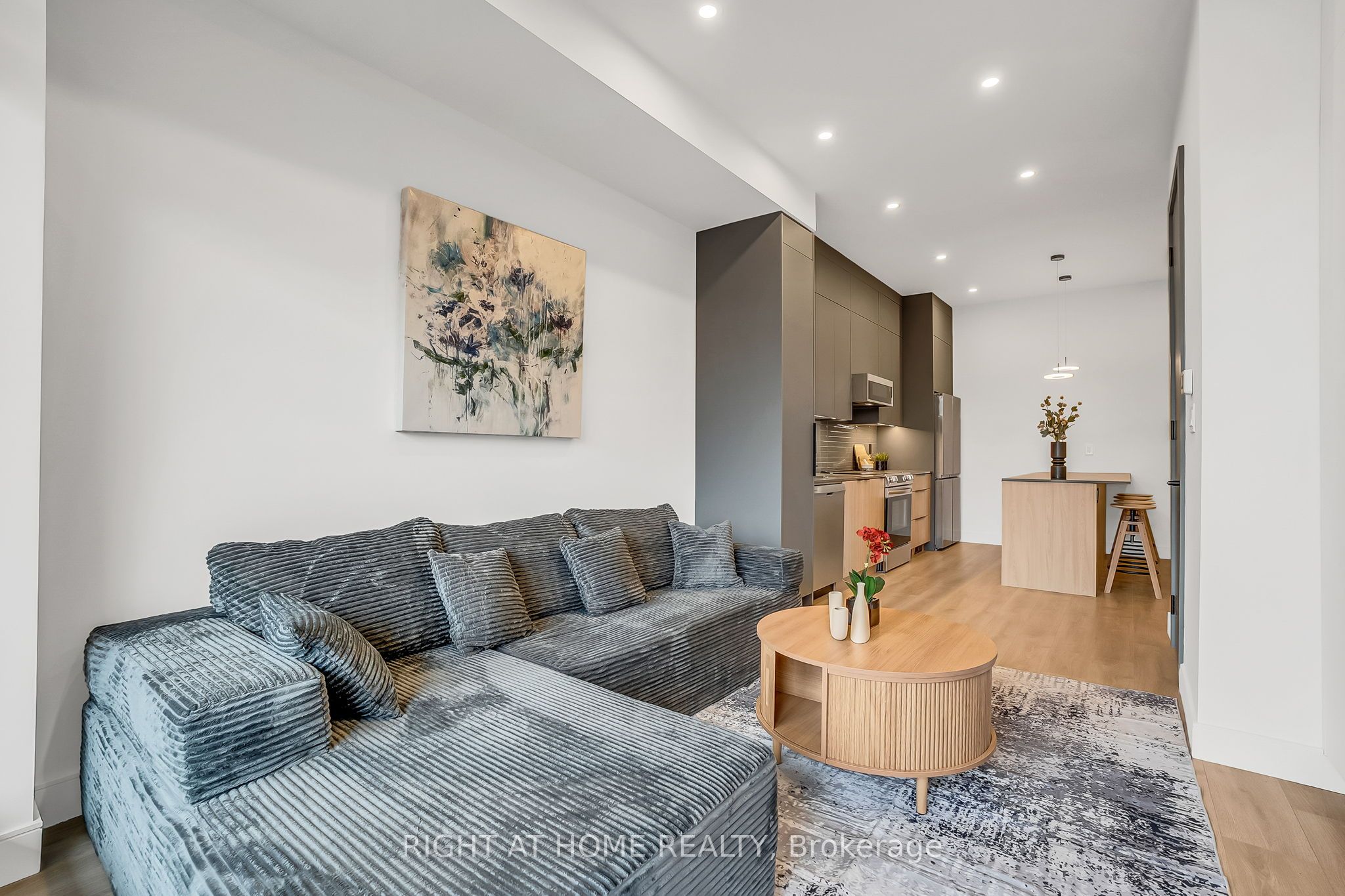 1169 Davenport Road Unit 2 Property Photo 4