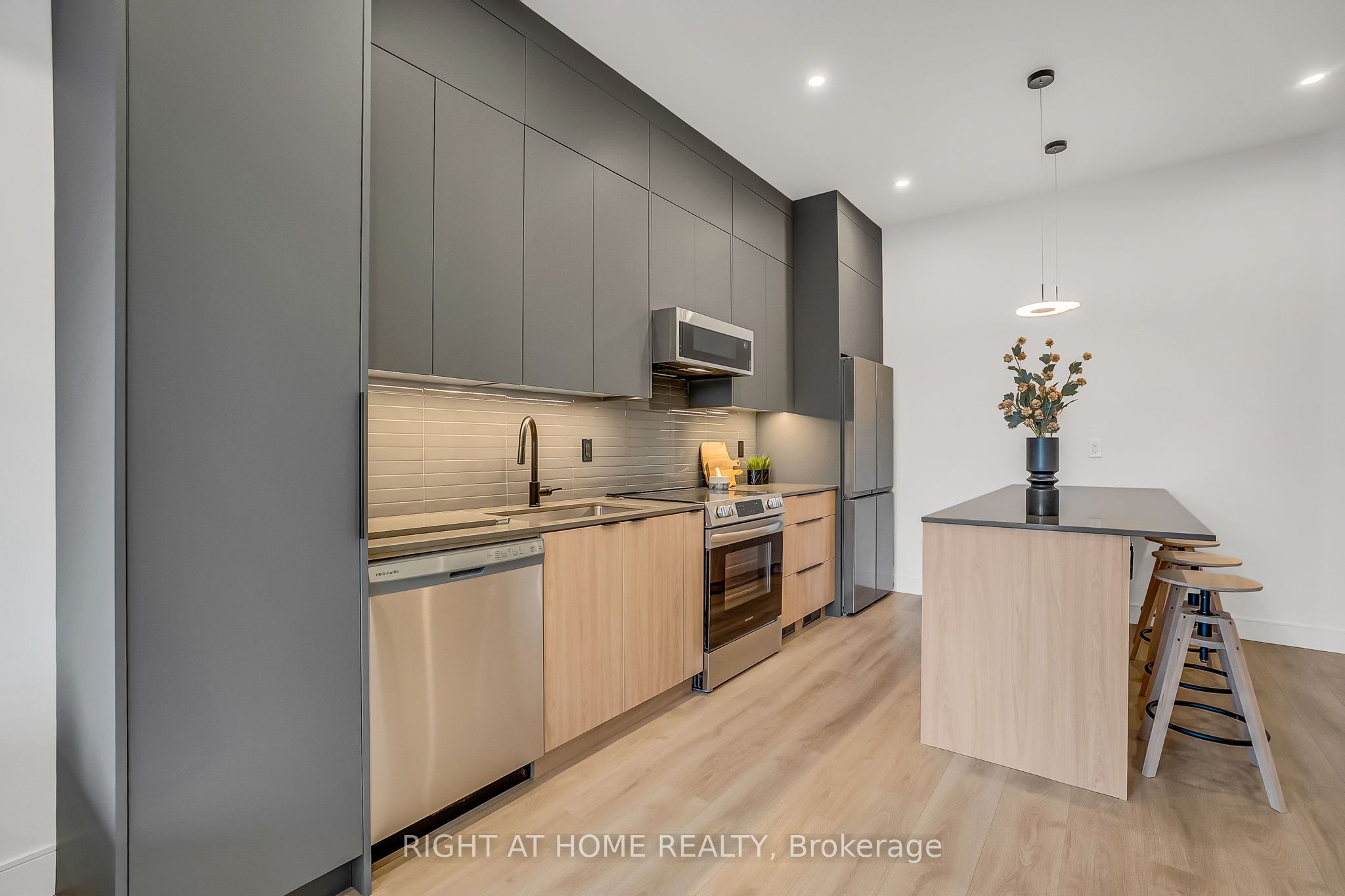 1169 Davenport Road Unit 2 Property Photo 7