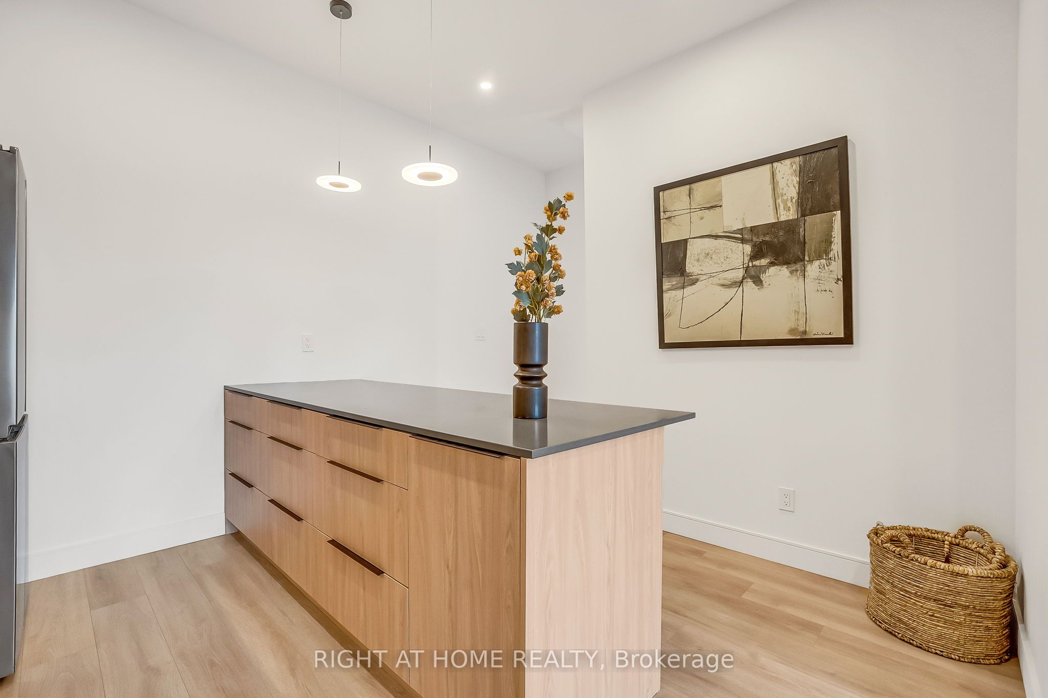 1169 Davenport Road Unit 2 Property Photo 10
