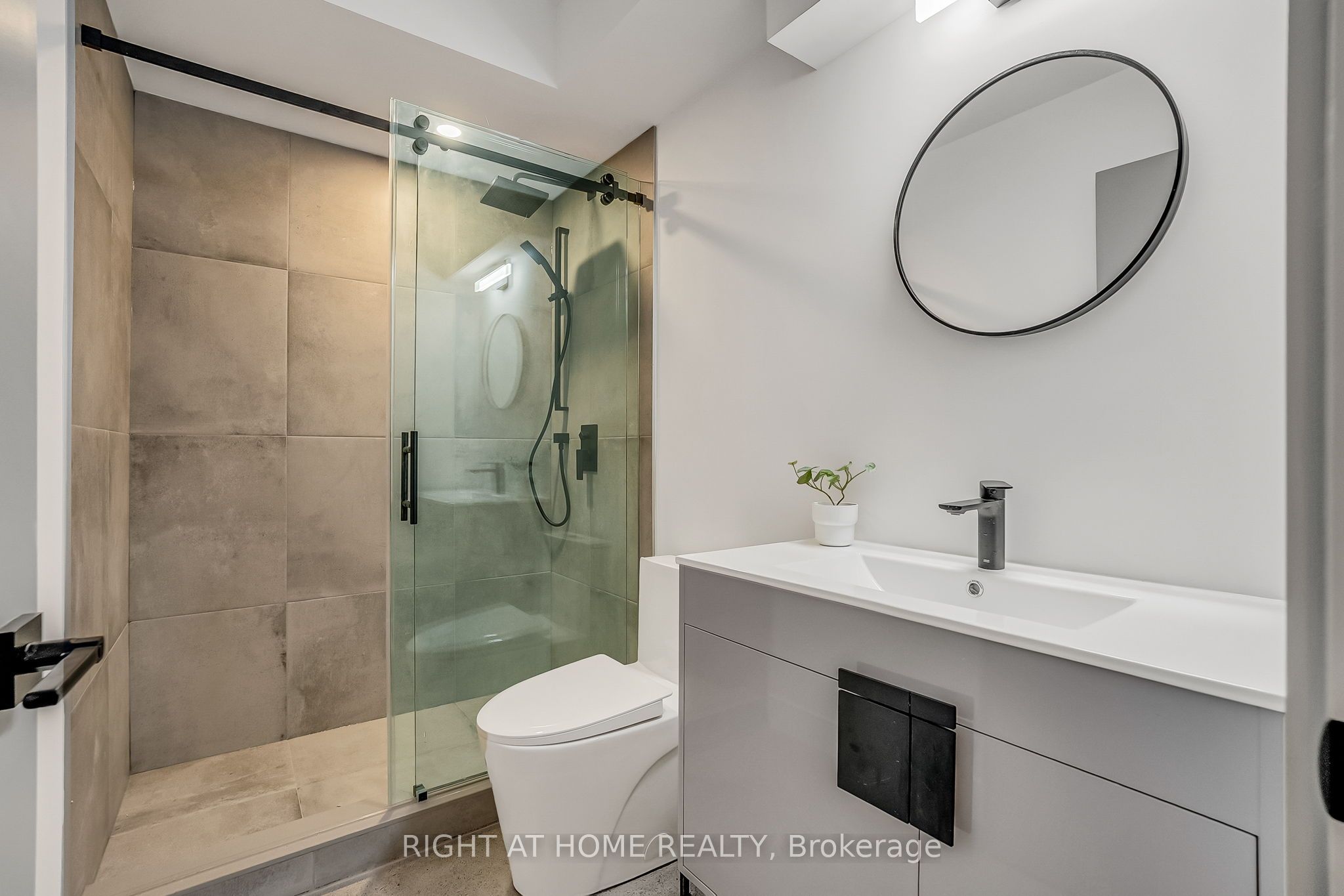1169 Davenport Road Unit 2 Property Photo 18