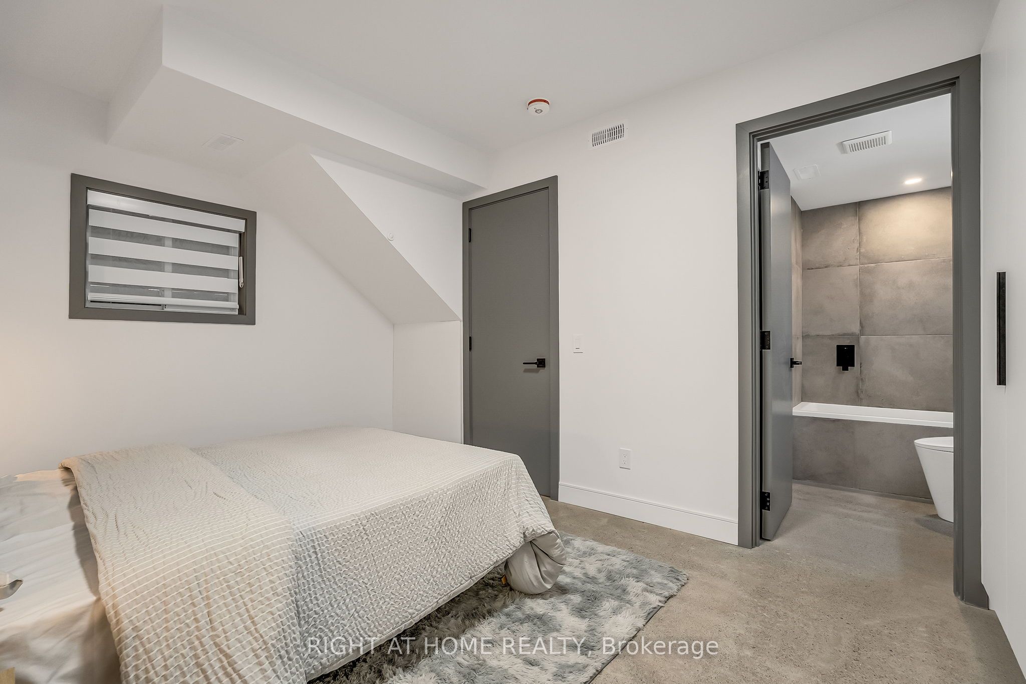 1169 Davenport Road Unit 2 Property Photo 21