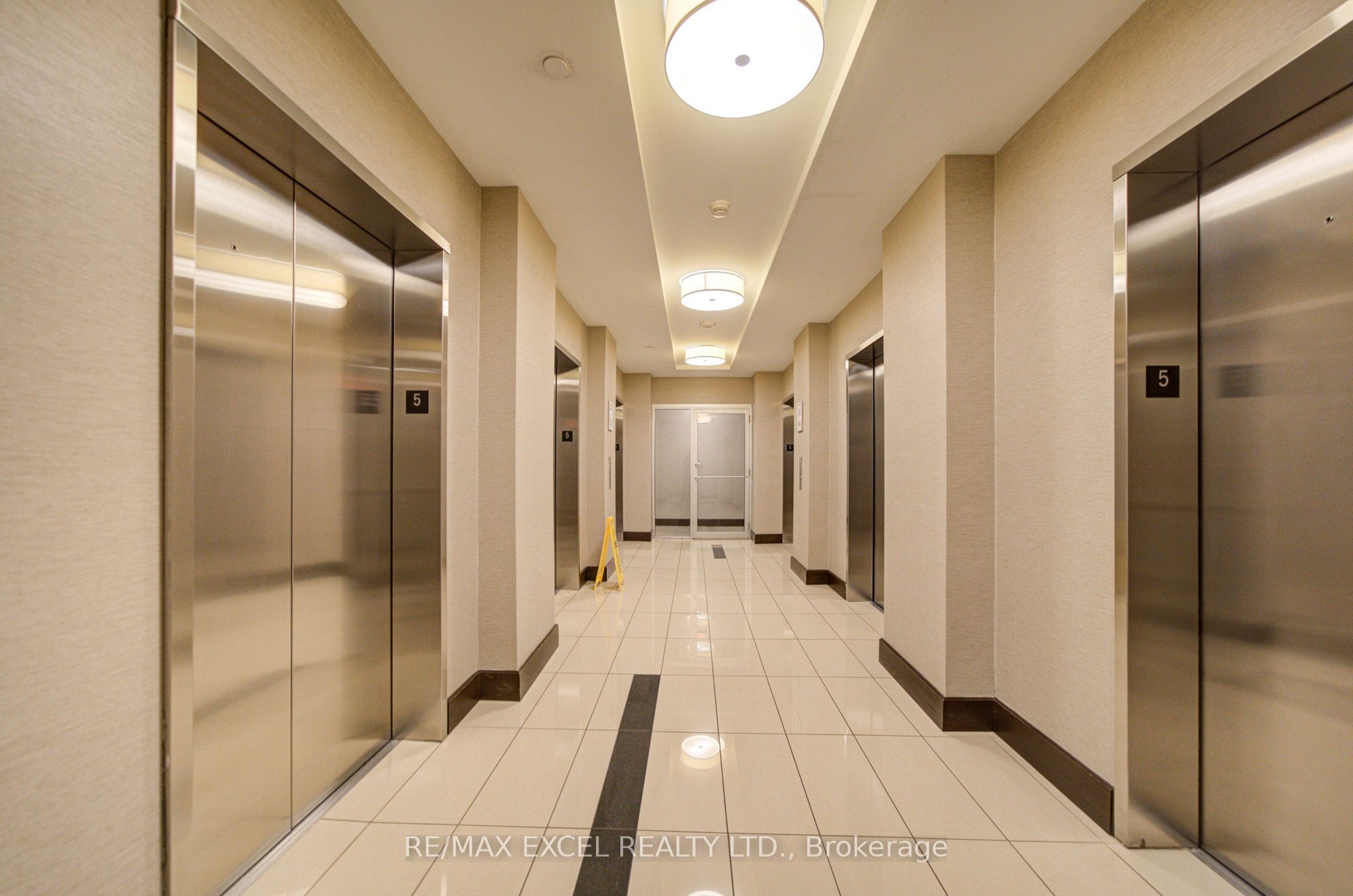 386 Yonge Street 503 Property Photo 5