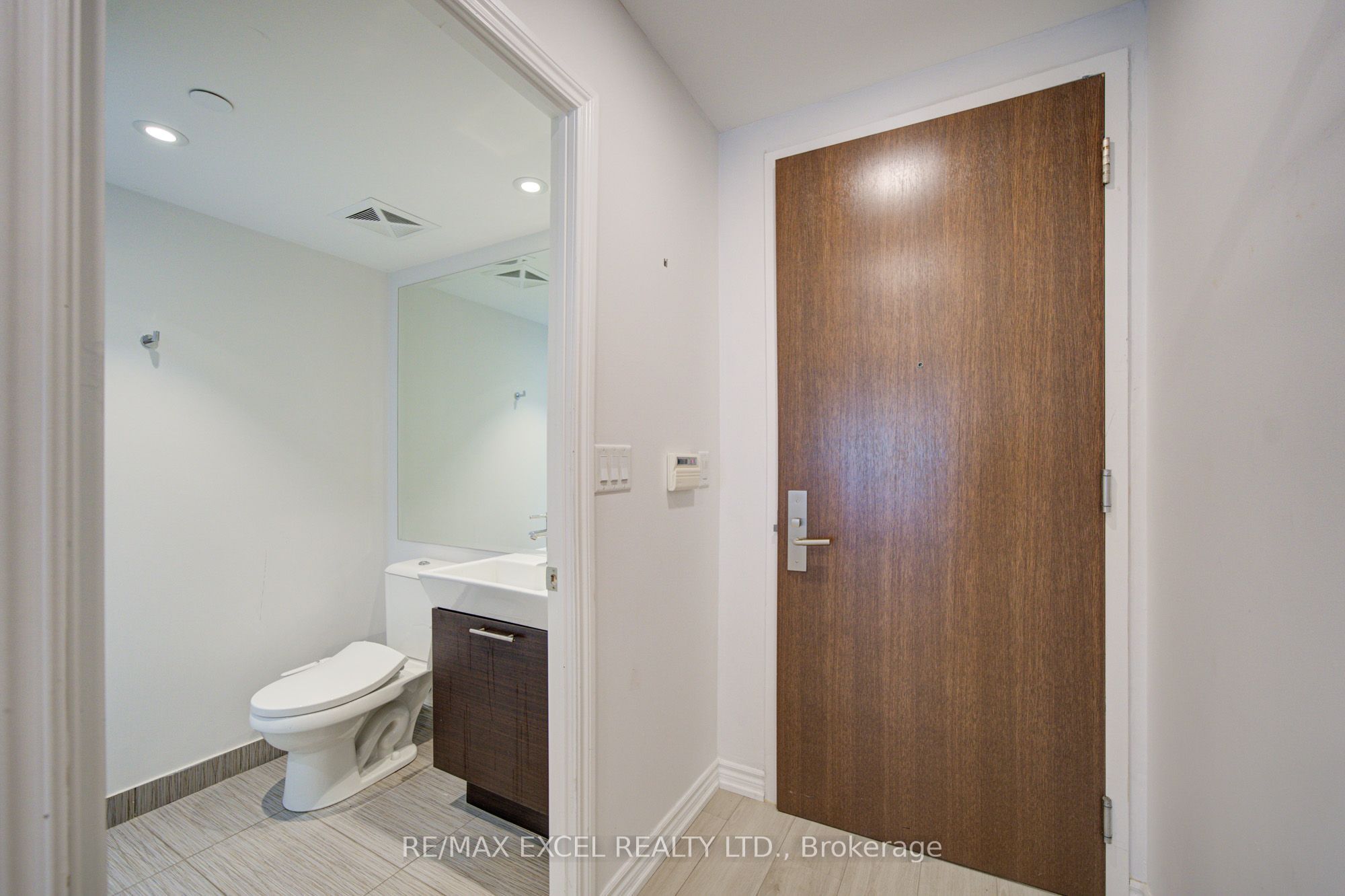 386 Yonge Street 503 Property Photo 8