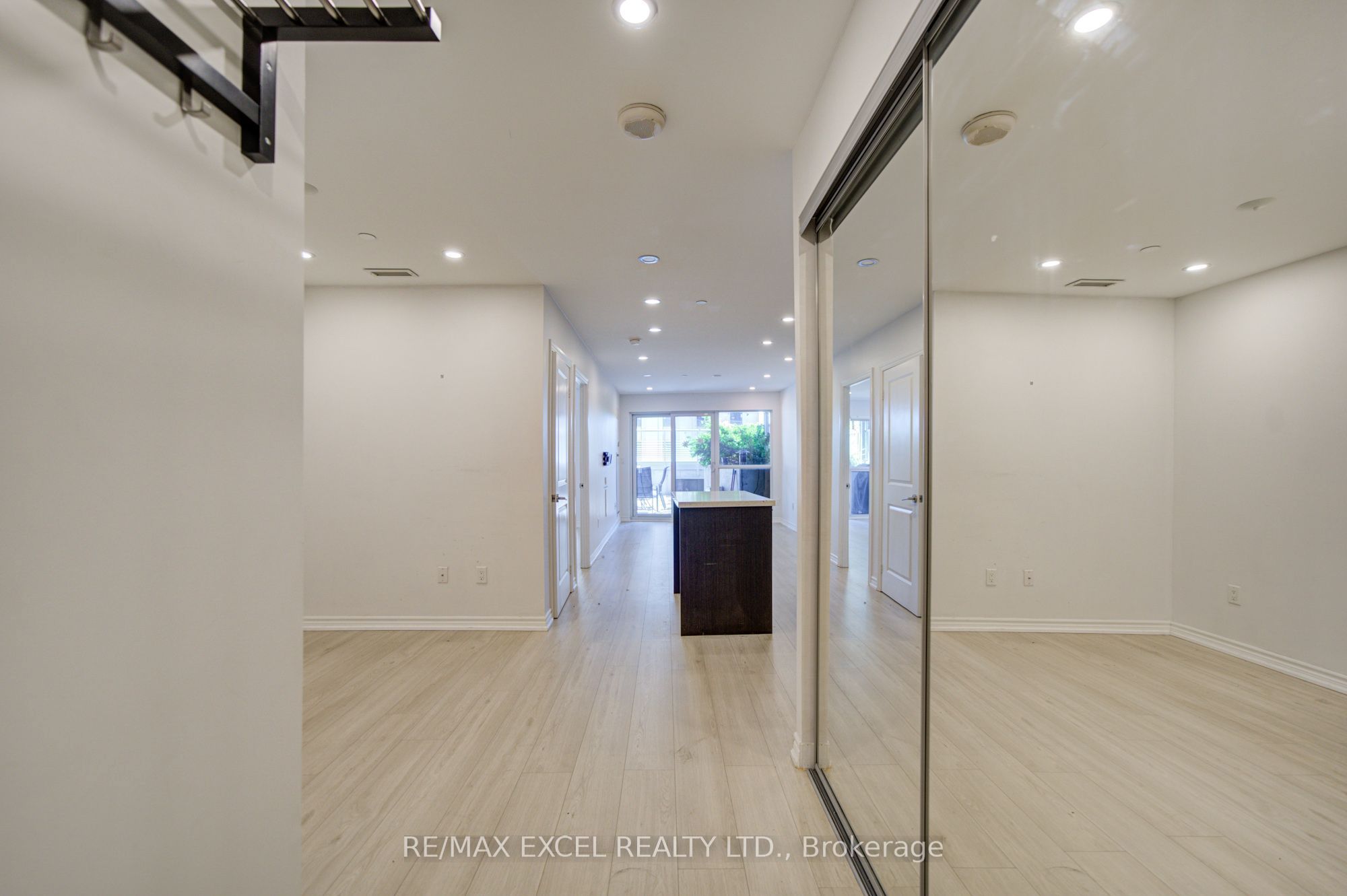 386 Yonge Street 503 Property Photo 10