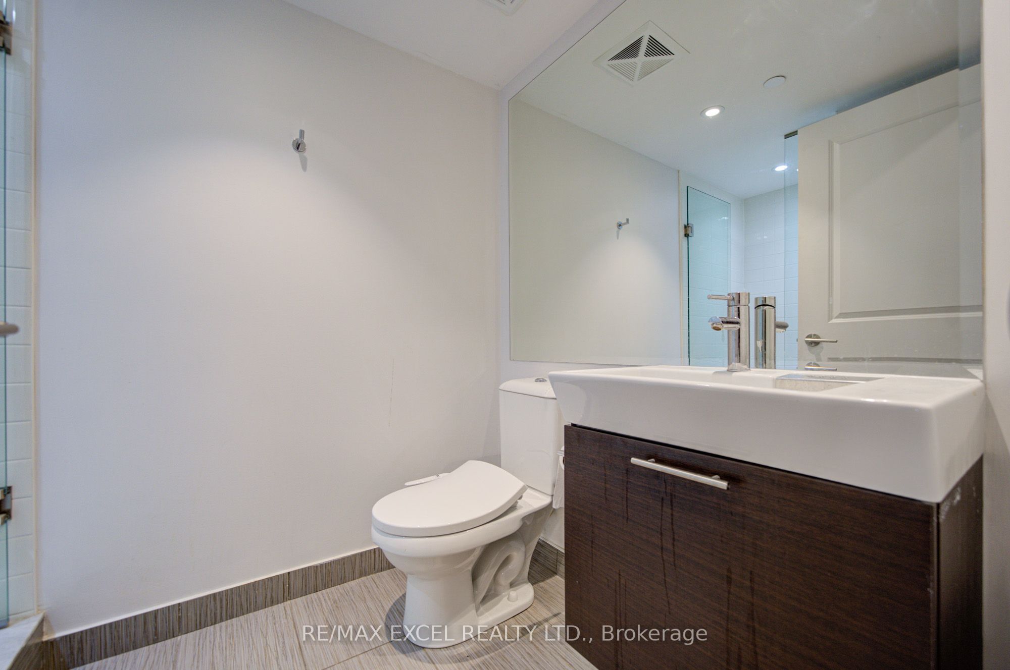 386 Yonge Street 503 Property Photo 11