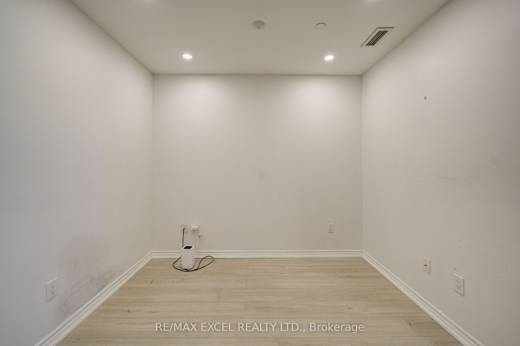 386 Yonge Street 503 Property Photo 14