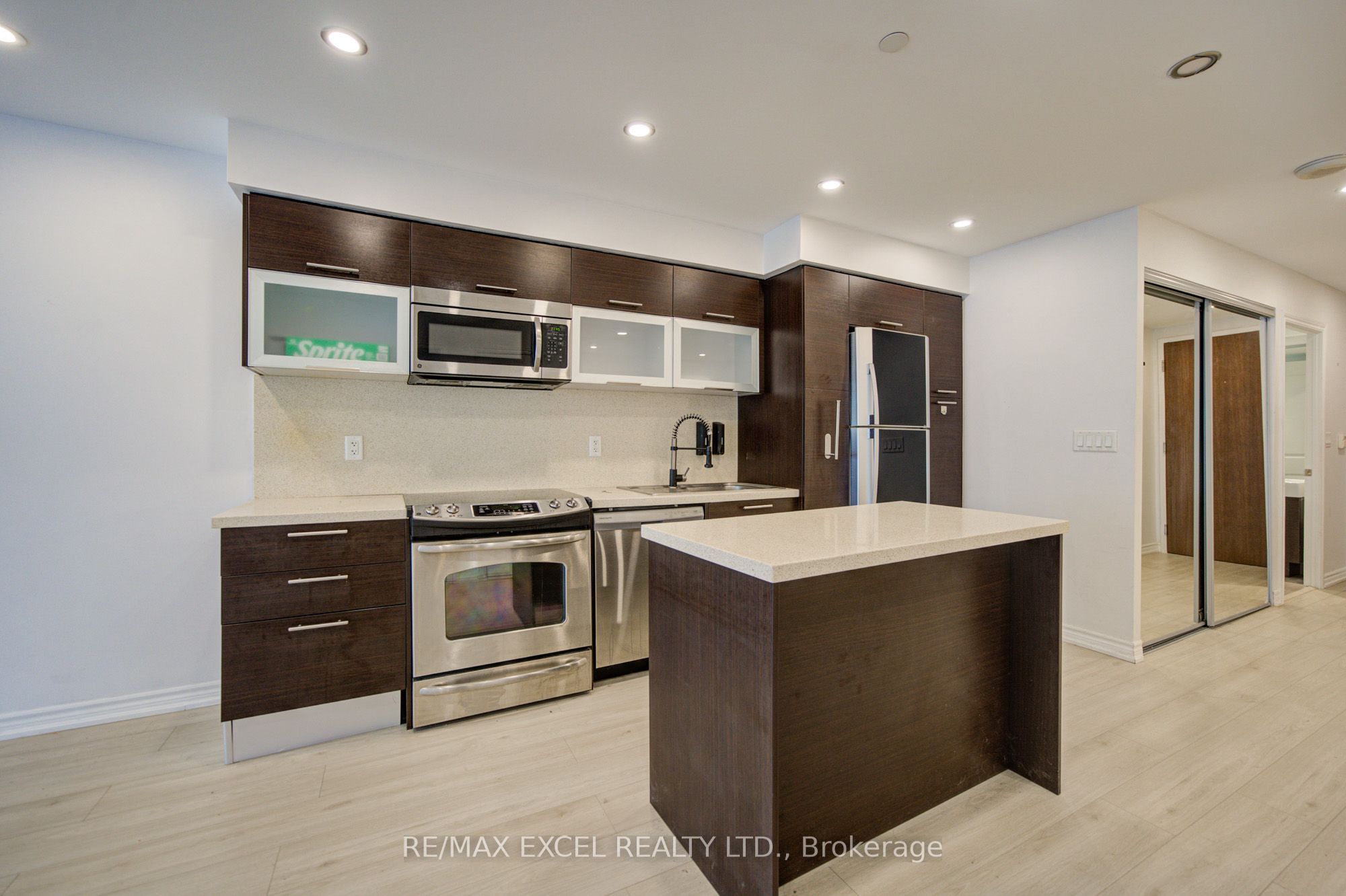 386 Yonge Street 503 Property Photo 18