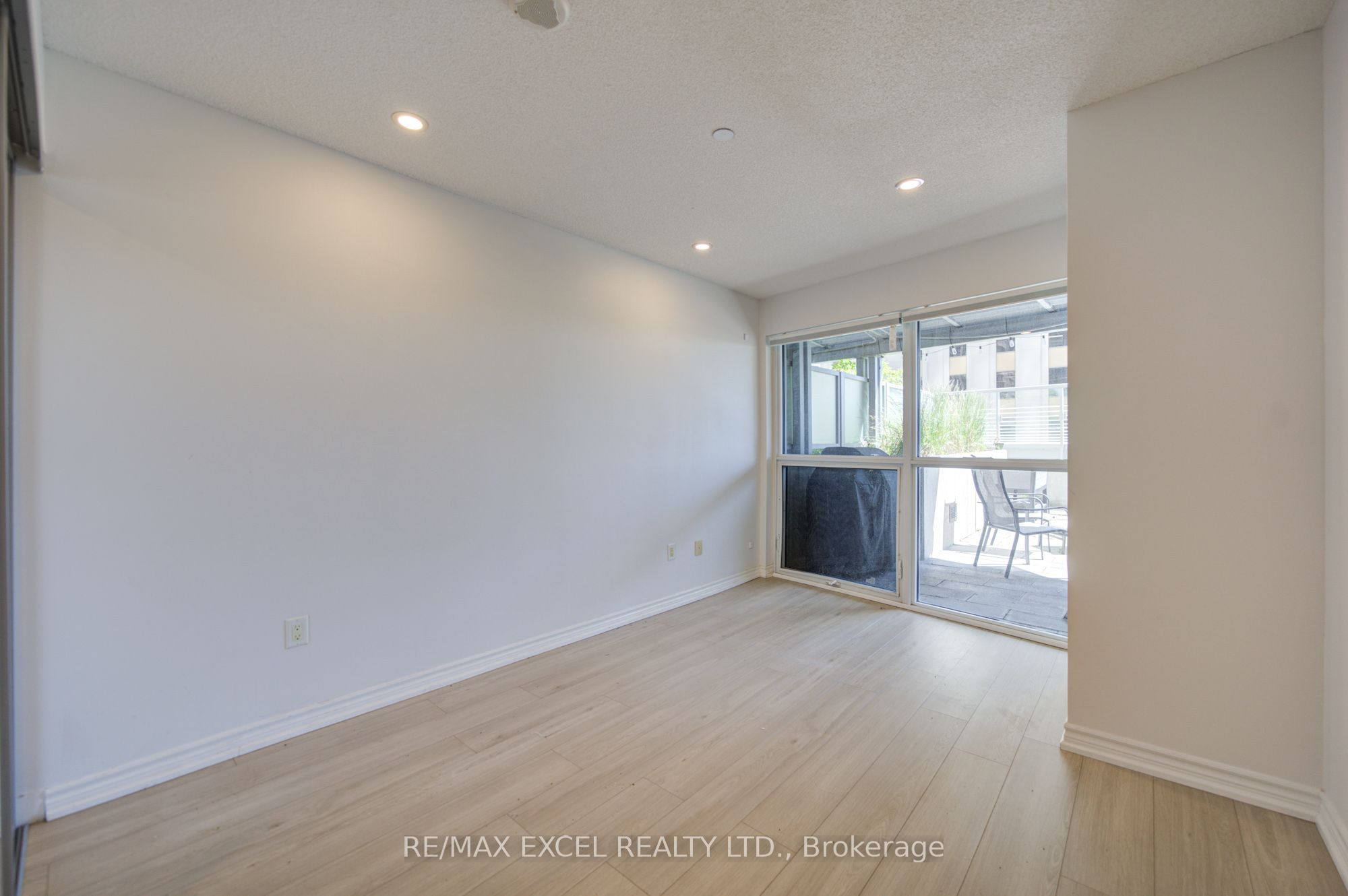386 Yonge Street 503 Property Photo 34