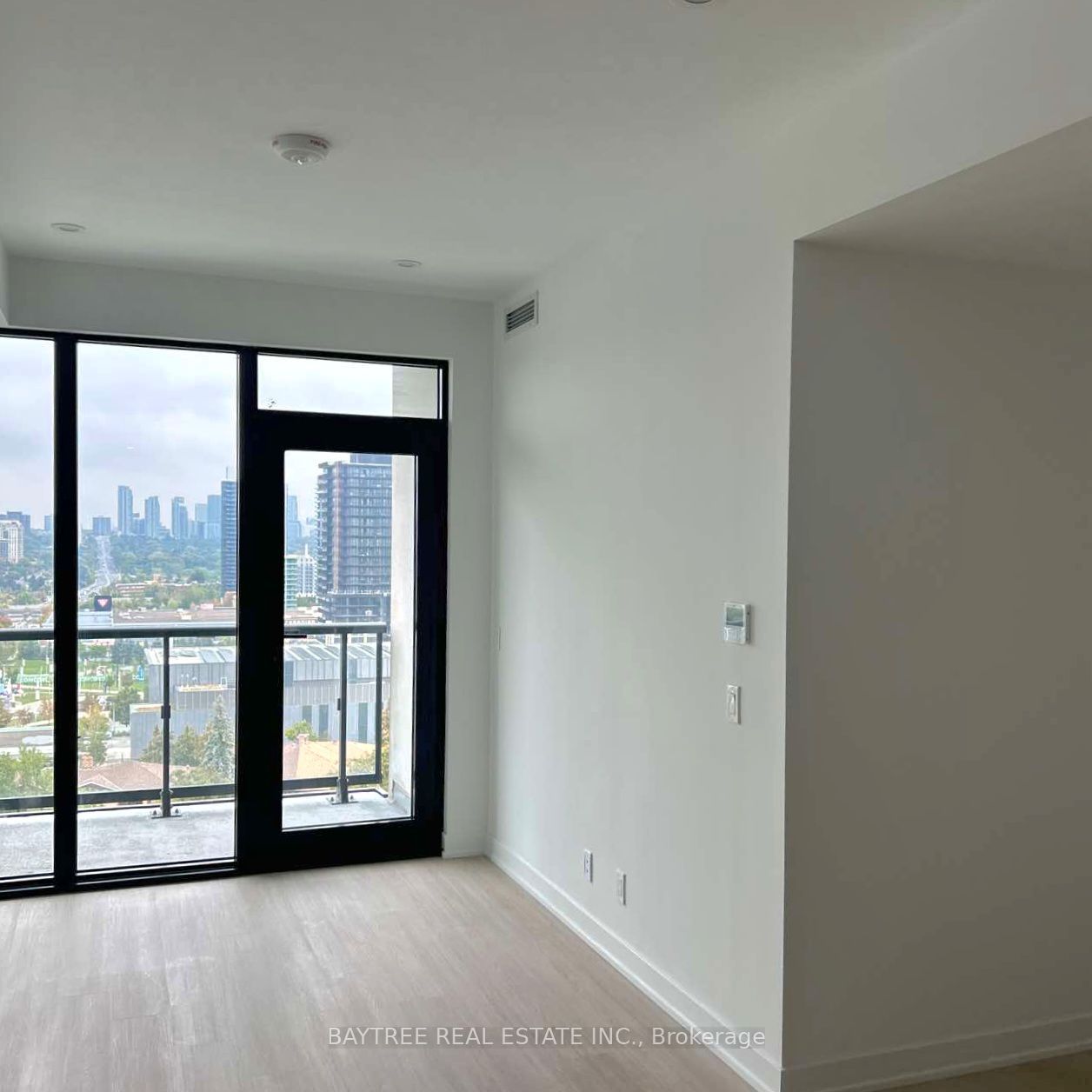 699 Sheppard Avenue E 1015 Property Photo 3