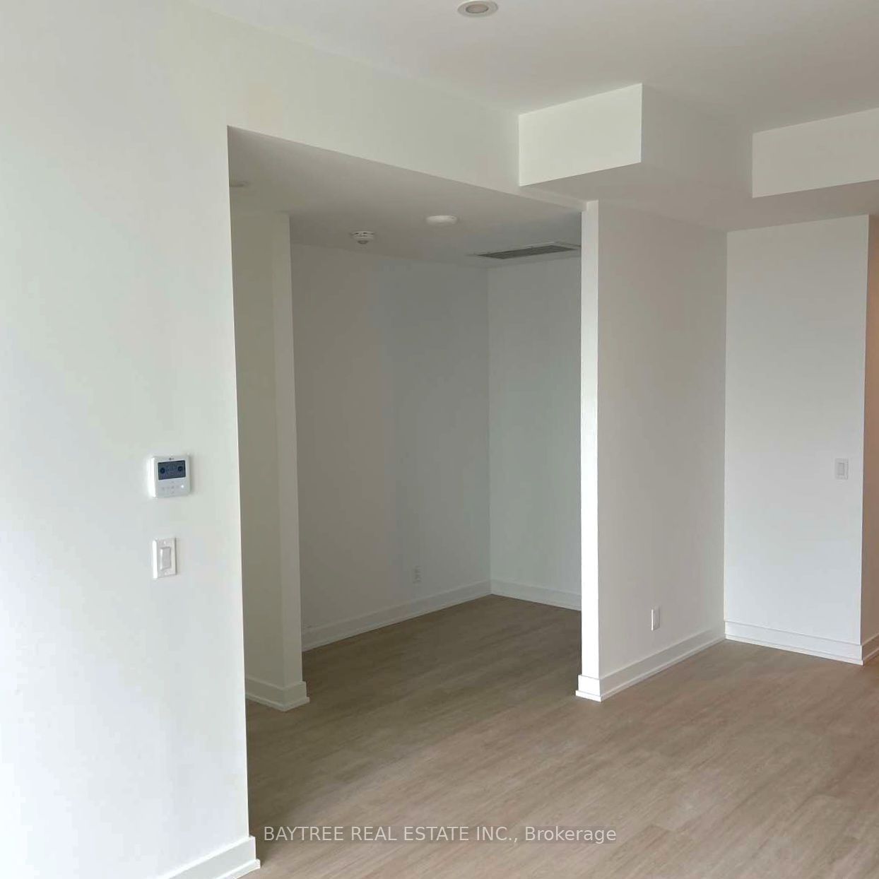699 Sheppard Avenue E 1015 Property Photo 4