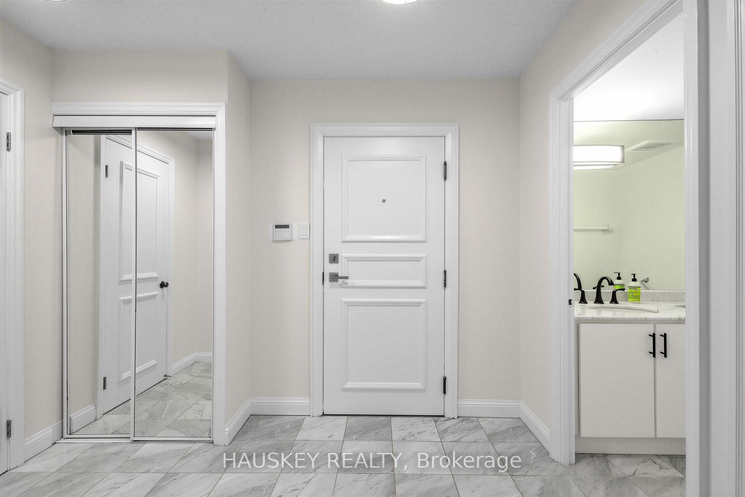 3800 Yonge Street 402 Property Photo 3
