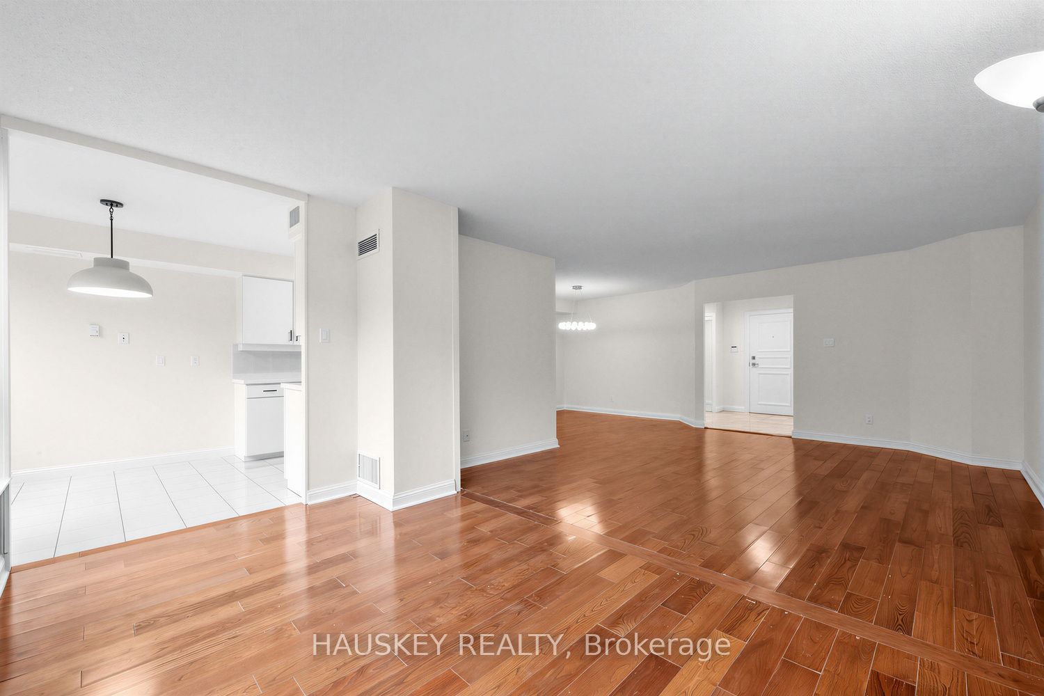 3800 Yonge Street 402 Property Photo 6