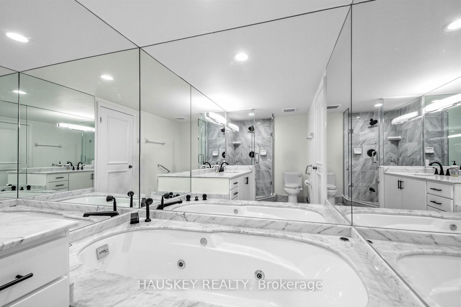 3800 Yonge Street 402 Property Photo 17