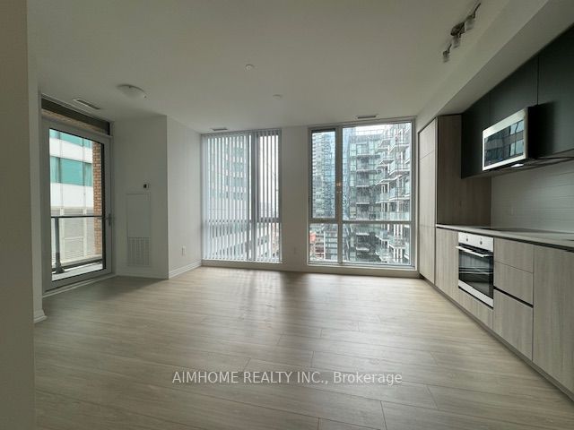 8 Widmer Street 1212 Property Photo 3