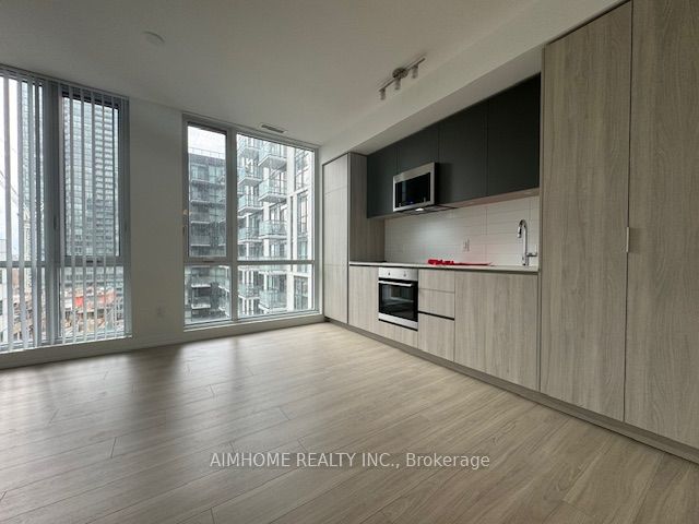 8 Widmer Street 1212 Property Photo 4