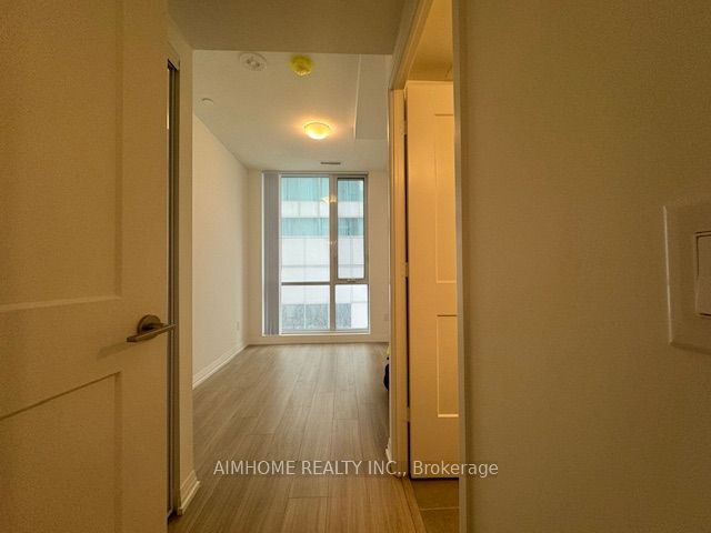 8 Widmer Street 1212 Property Photo 9