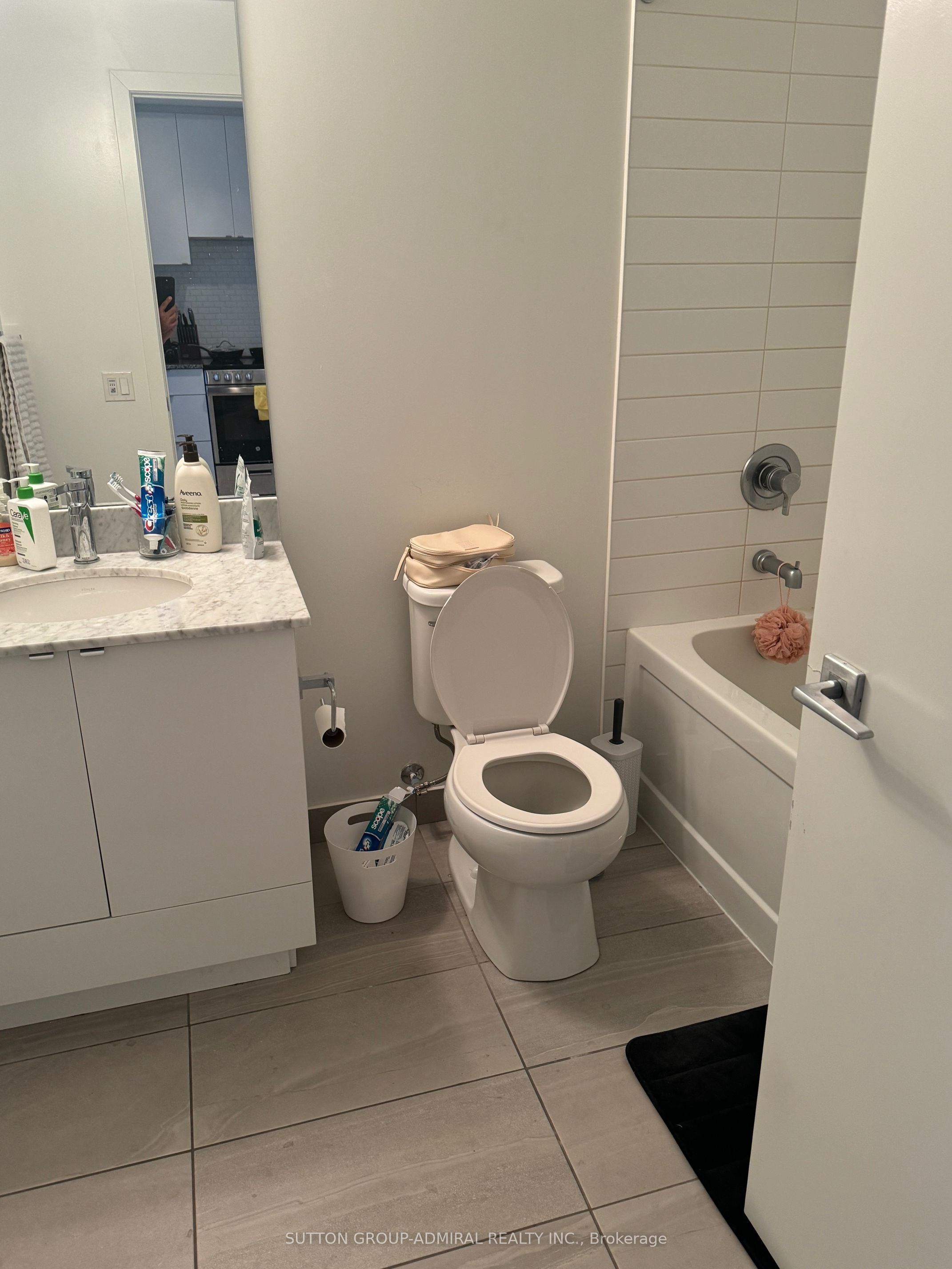 49 East Liberty Street 1704 Property Photo 6