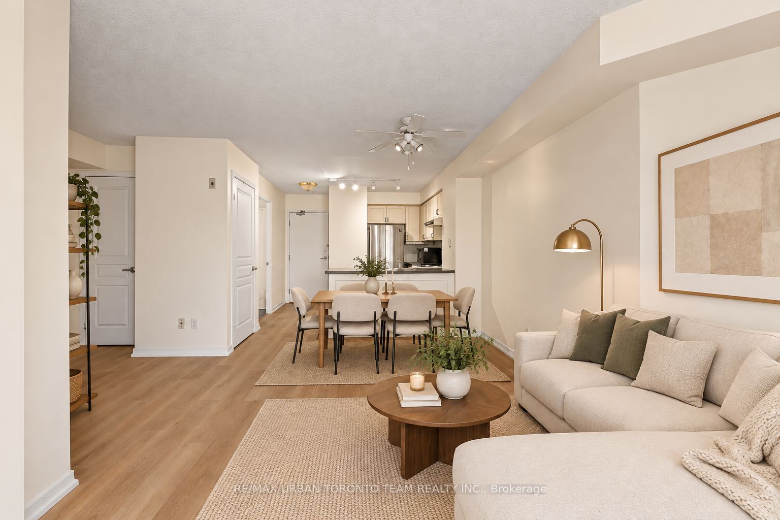 140 Bathurst Street #505 Property Photo 2