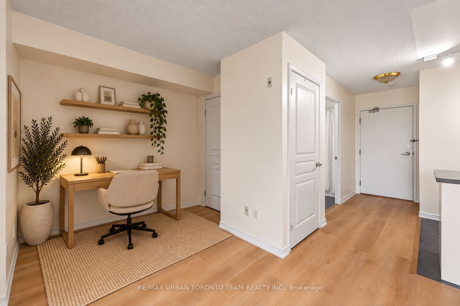 140 Bathurst Street #505 Property Photo 4