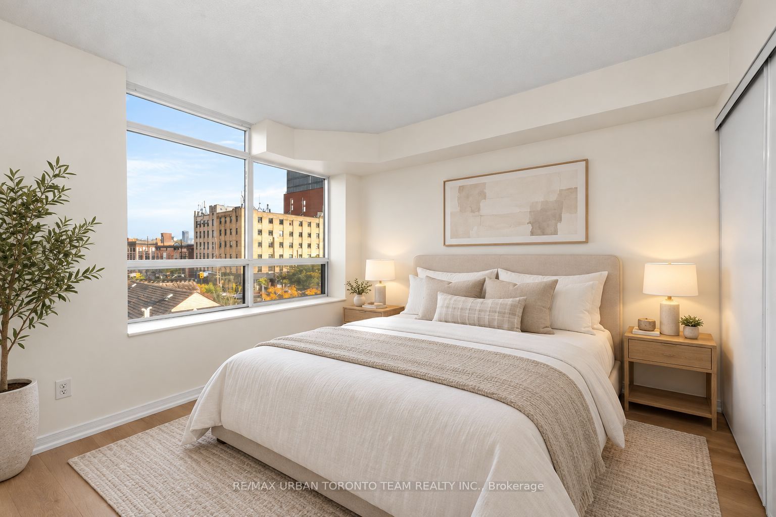 140 Bathurst Street #505 Property Photo 5