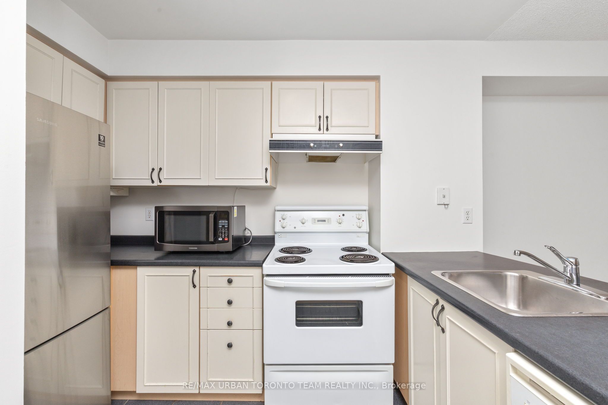 140 Bathurst Street #505 Property Photo 12