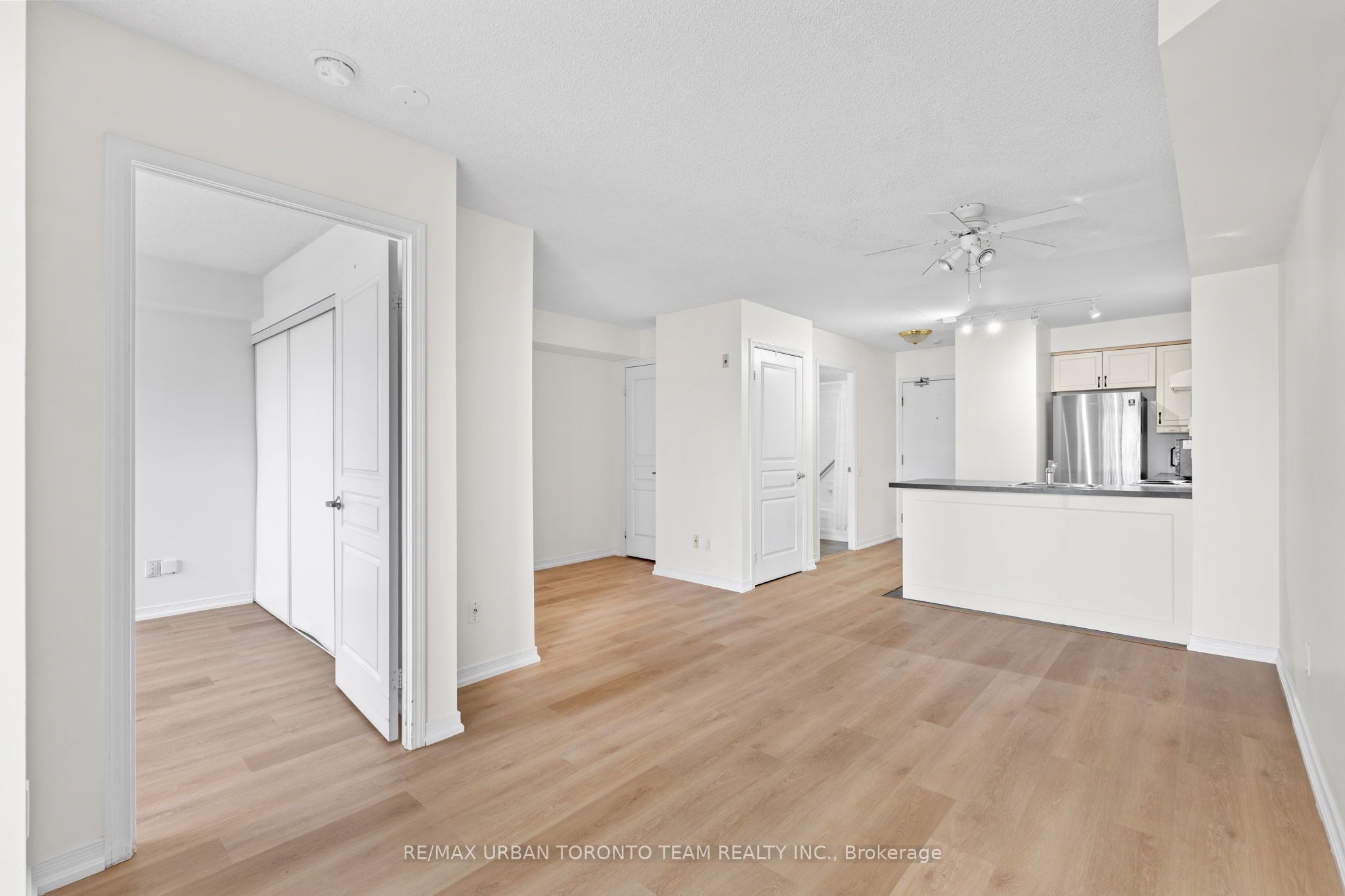 140 Bathurst Street #505 Property Photo 16